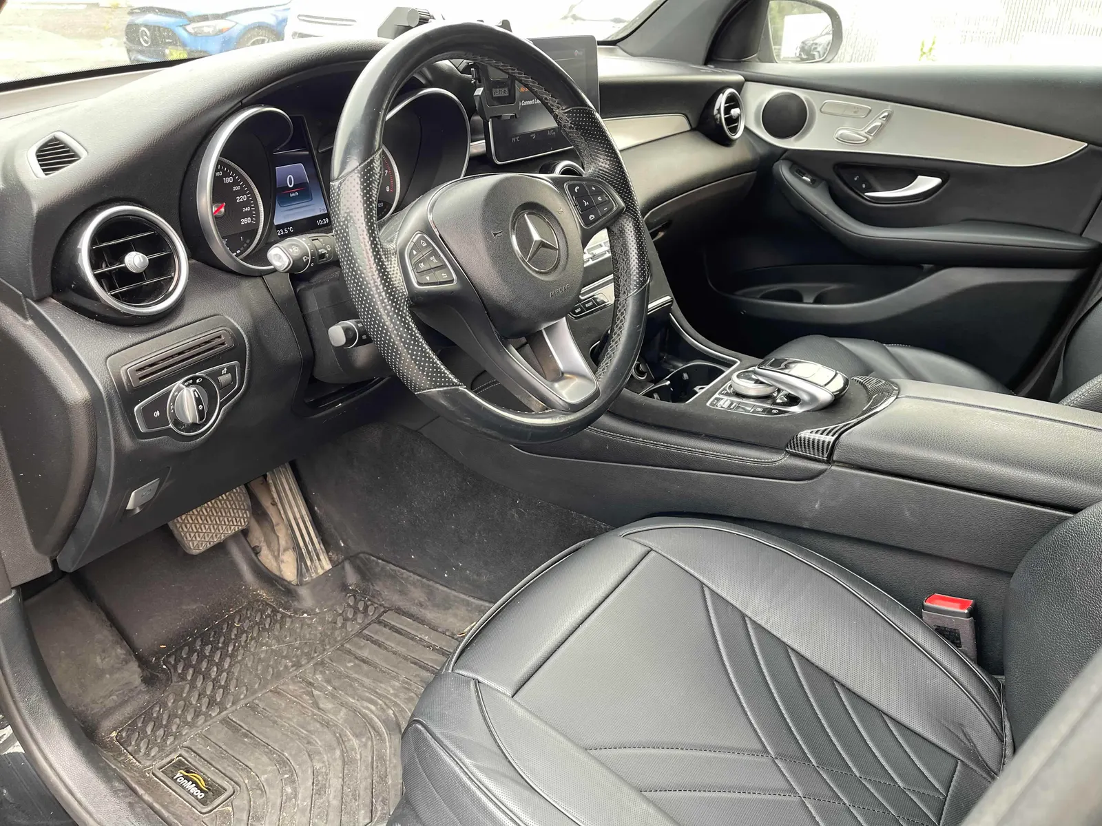 Interior driver side