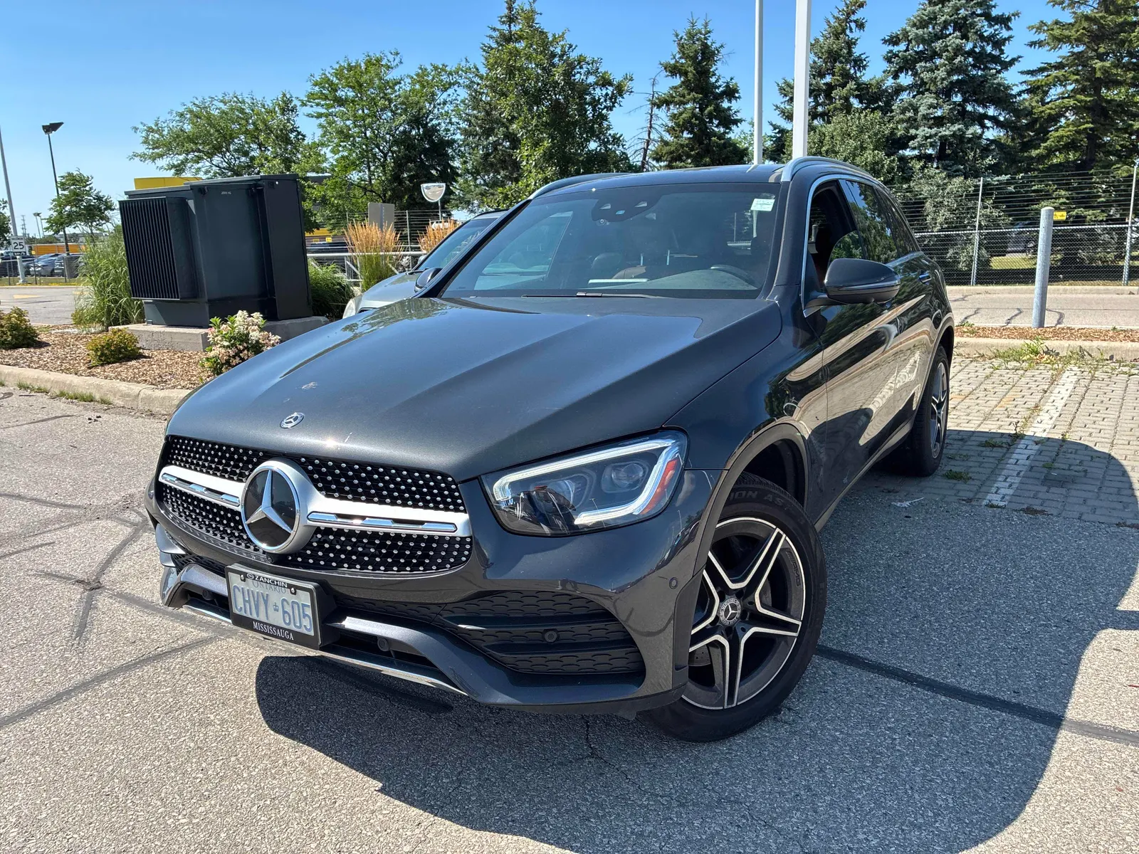3/4 Front (Main image)