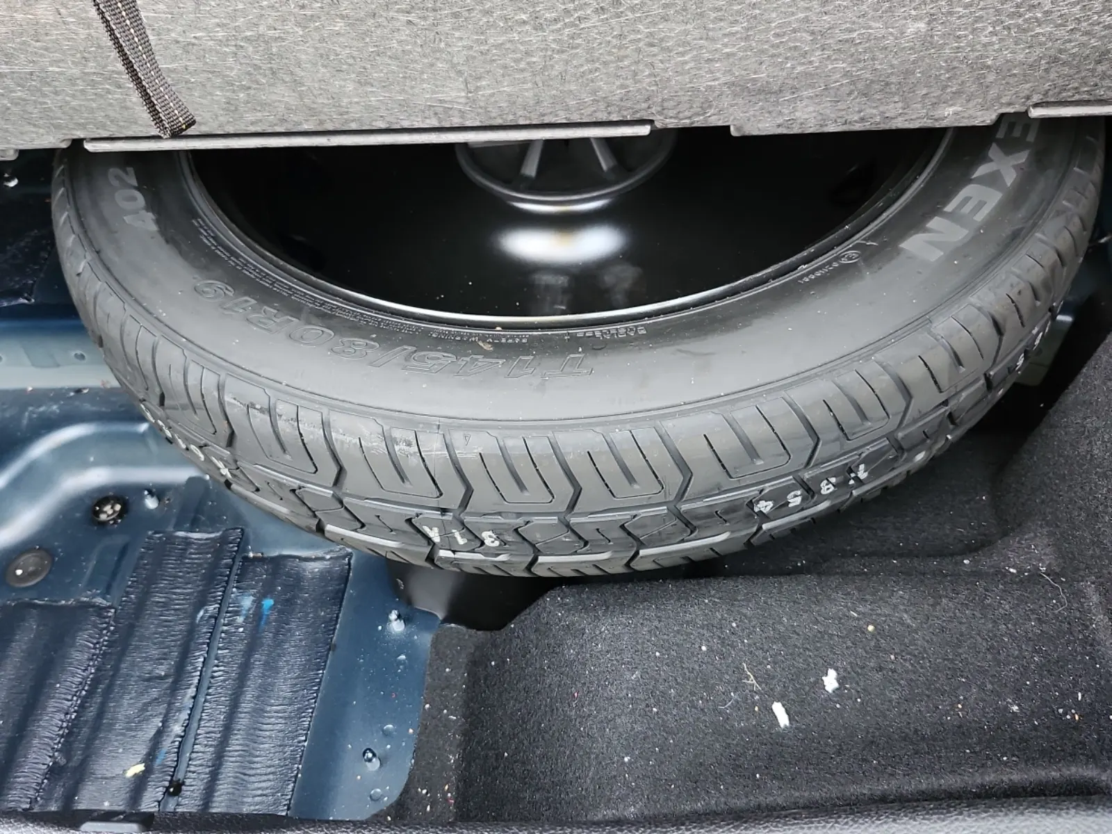 Spare Tire & Wheel Photo