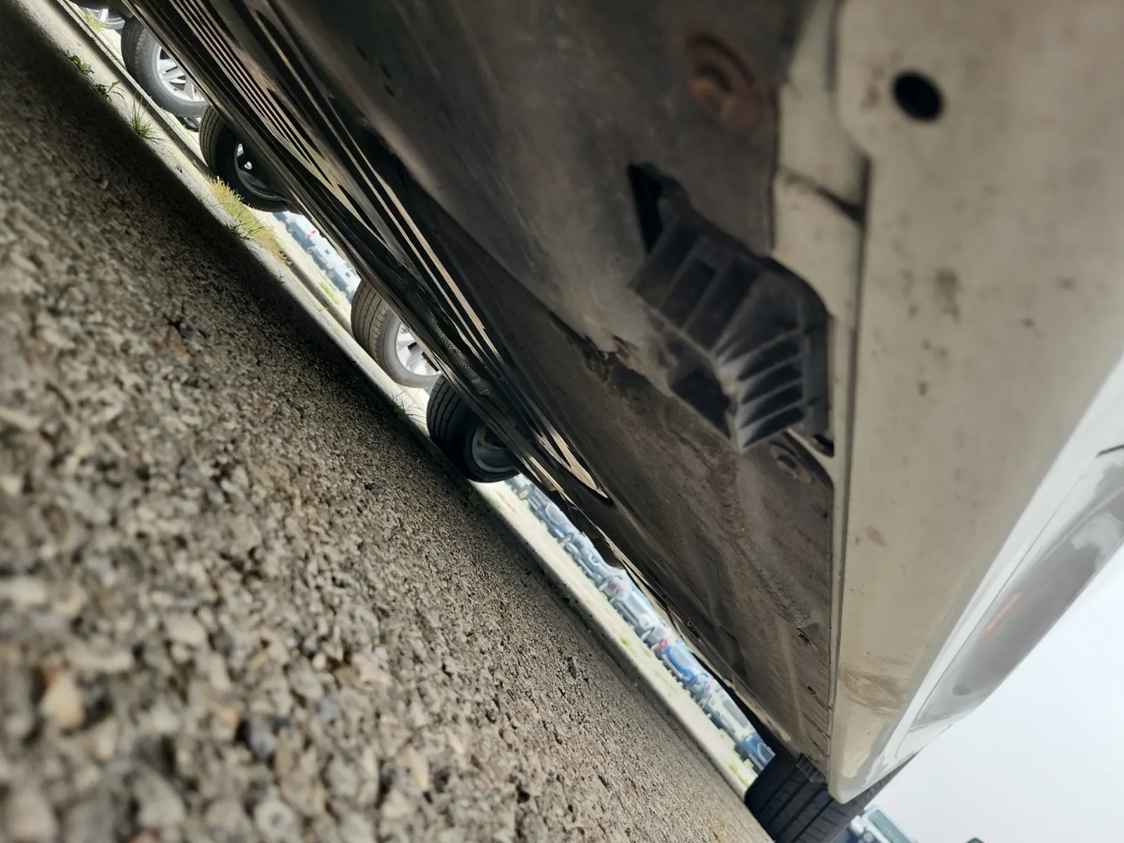 Undercarriage - Driver Photo