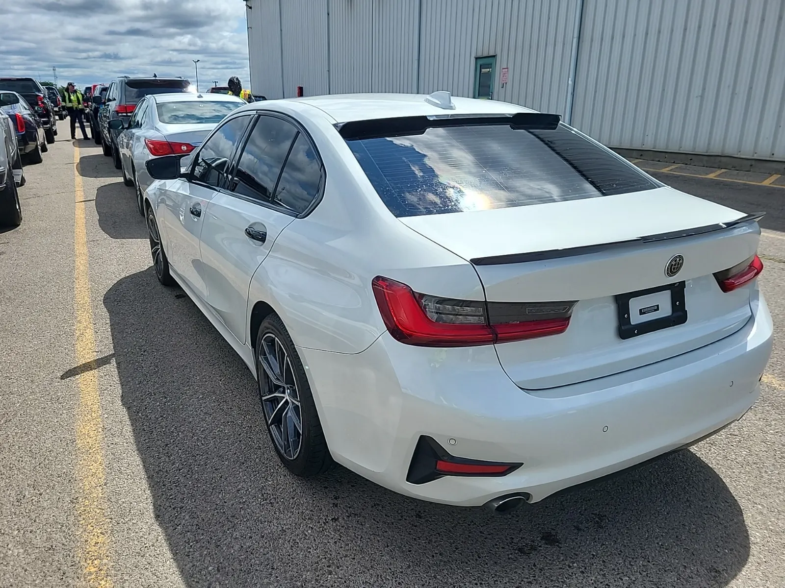 Driver Rear 3/4 Photo