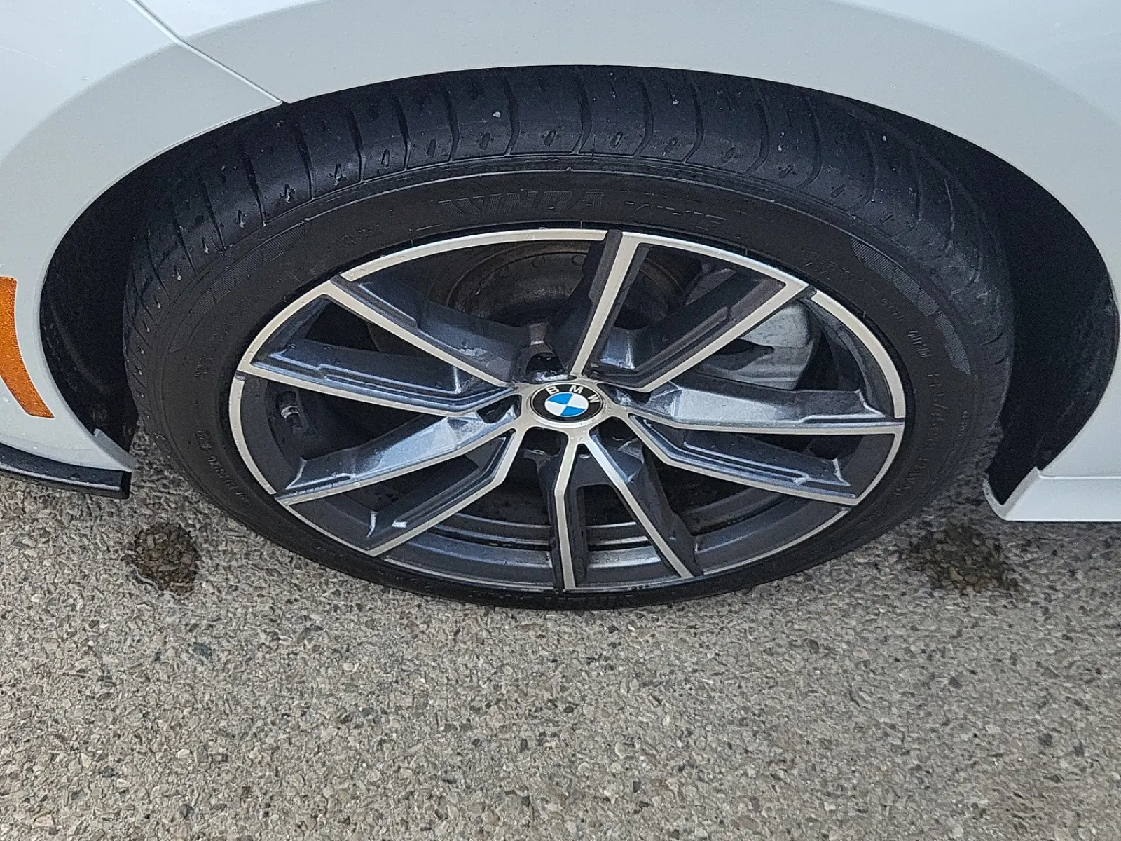 Front driver wheel/tire photo