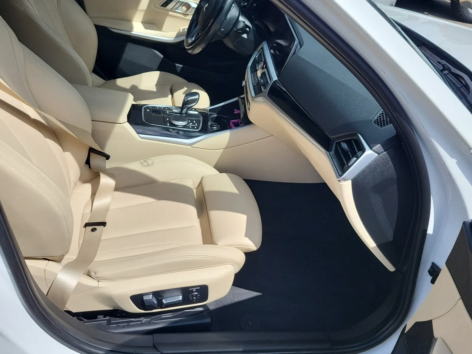 Right Side Interior Photo