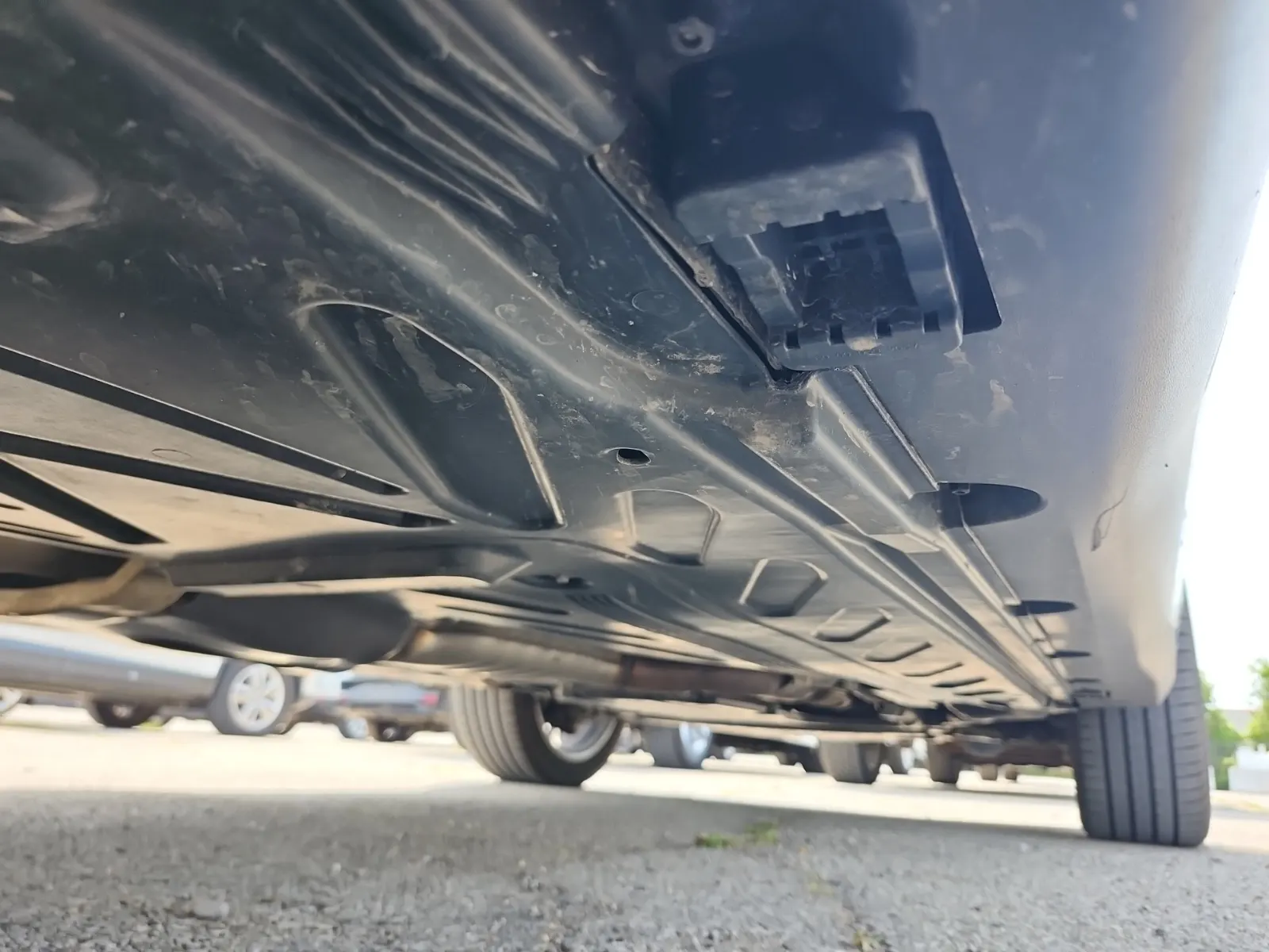 Undercarriage - Passenger Photo