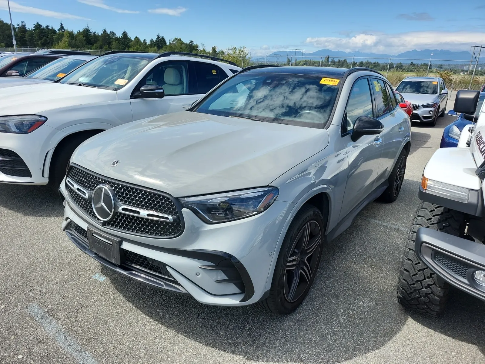 2025 Mercedes-Benz GLC