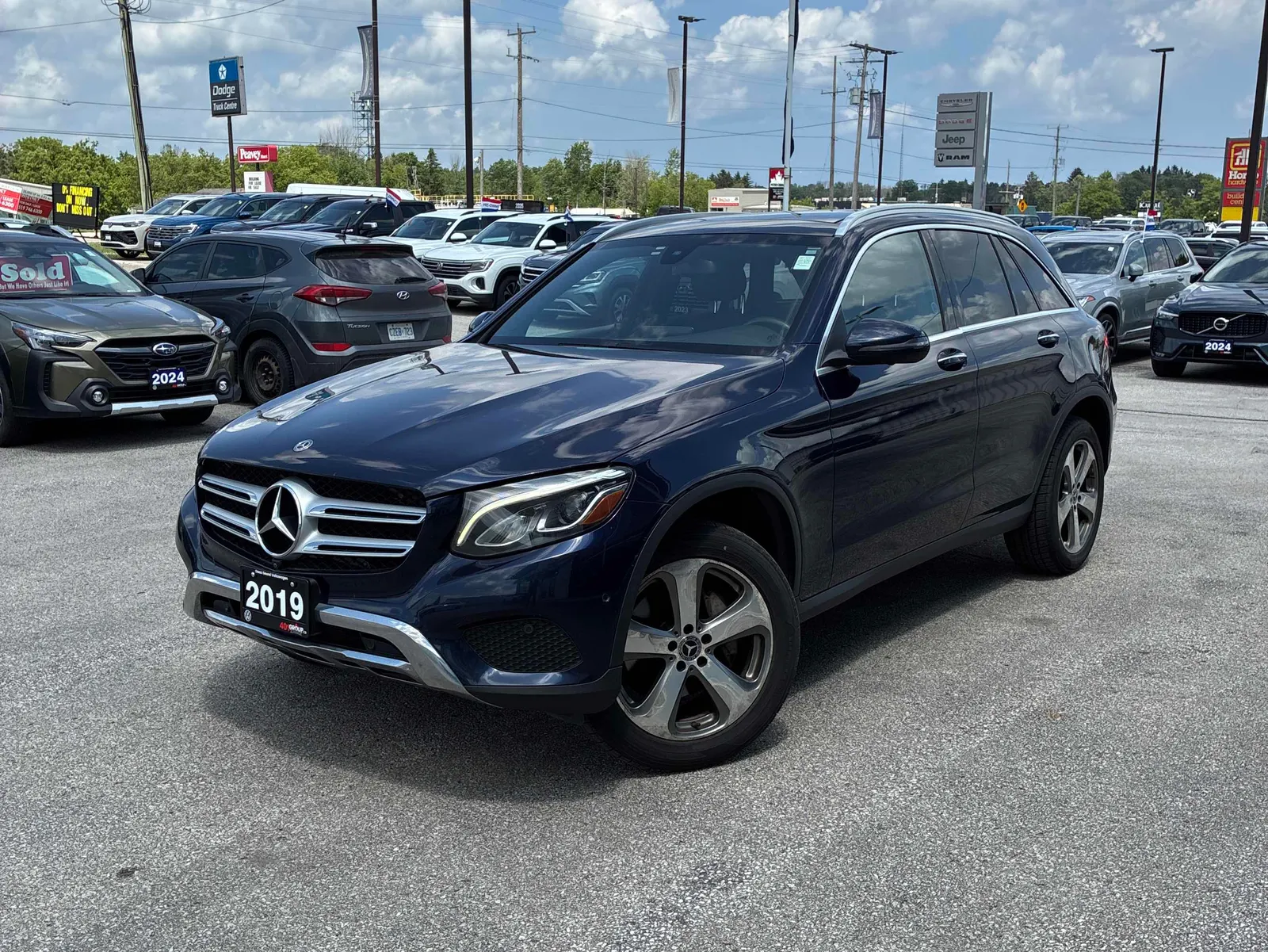 3/4 Front (Main image)