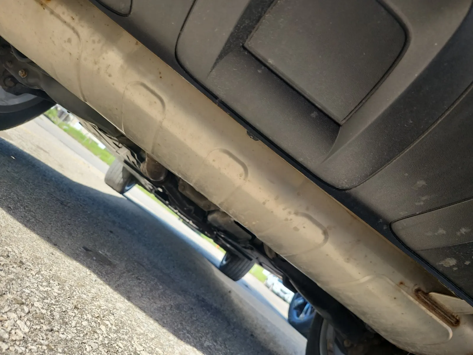 Undercarriage - Rear Photo