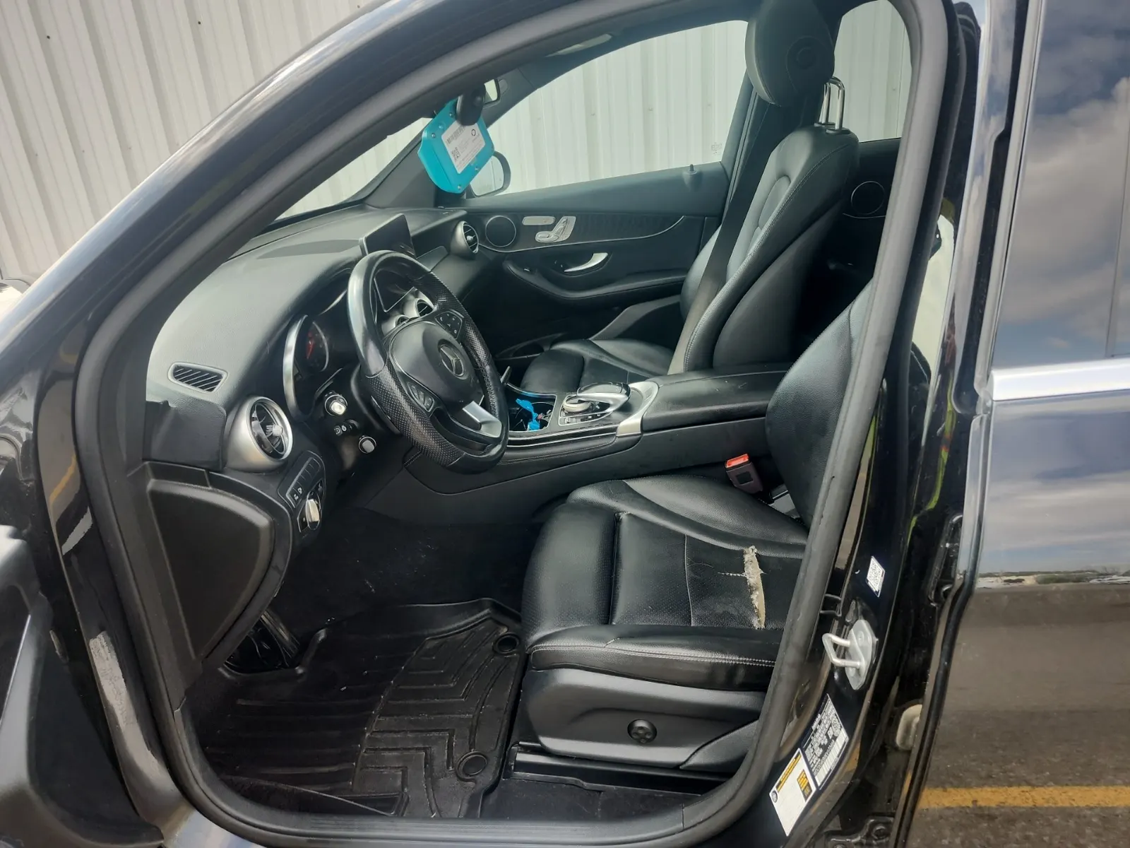 Front Interior Photo