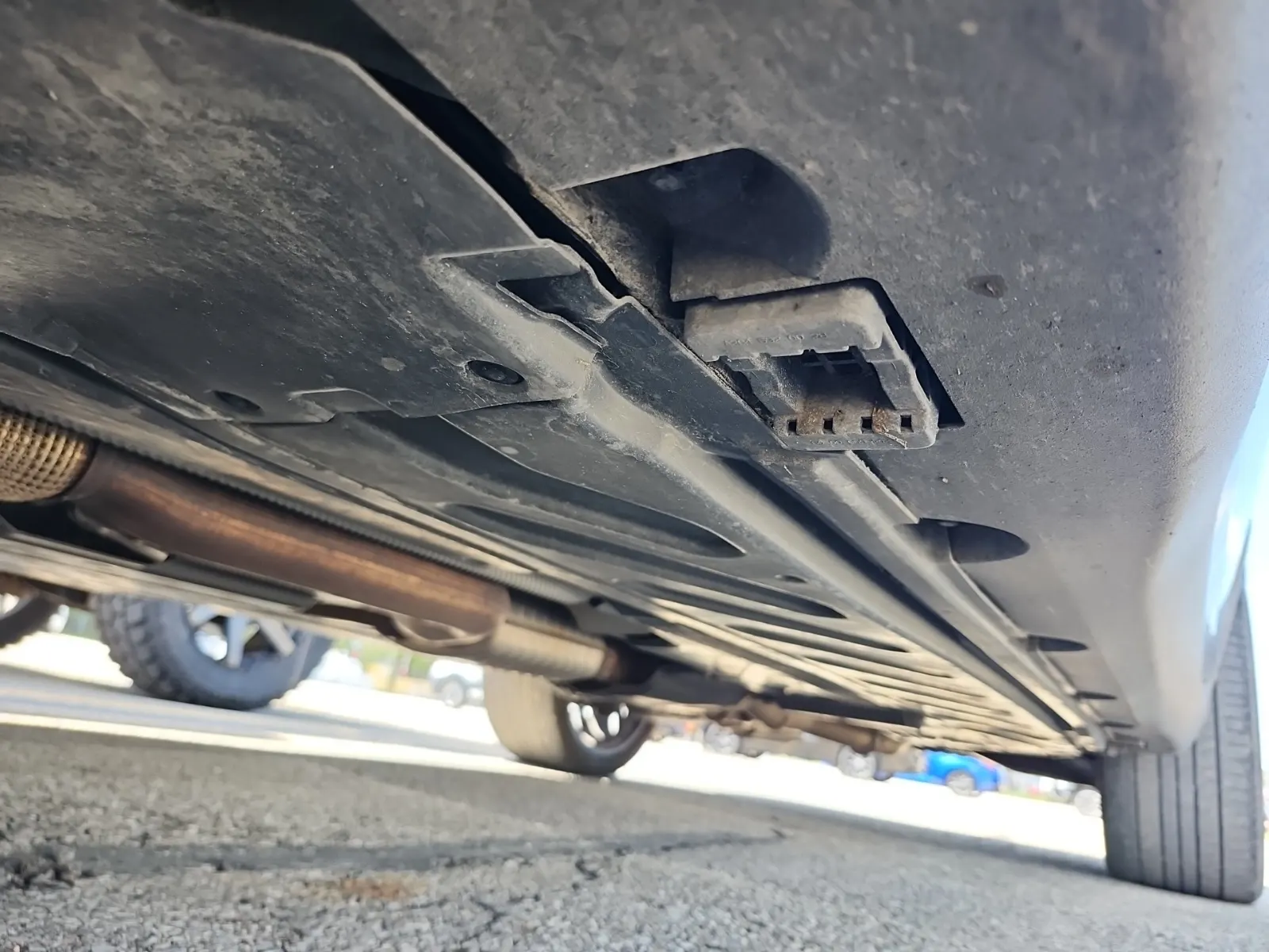 Undercarriage - Driver Photo