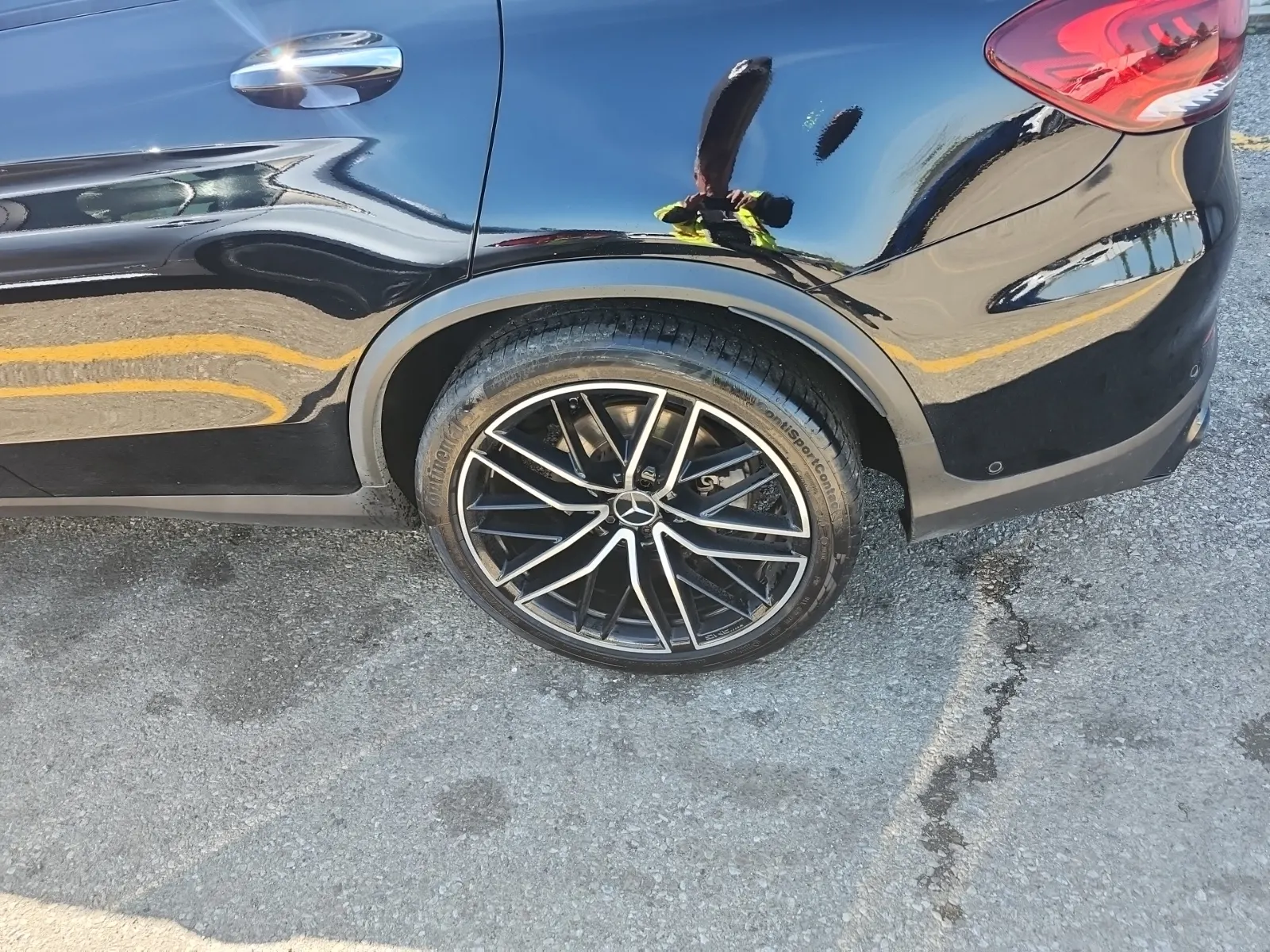 Left Rear Wheel/Tire Photo