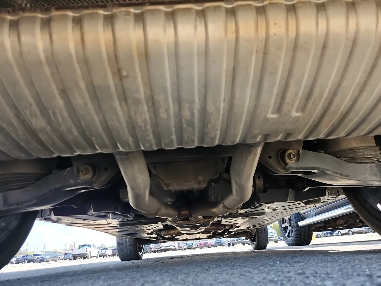 Undercarriage - Rear Photo