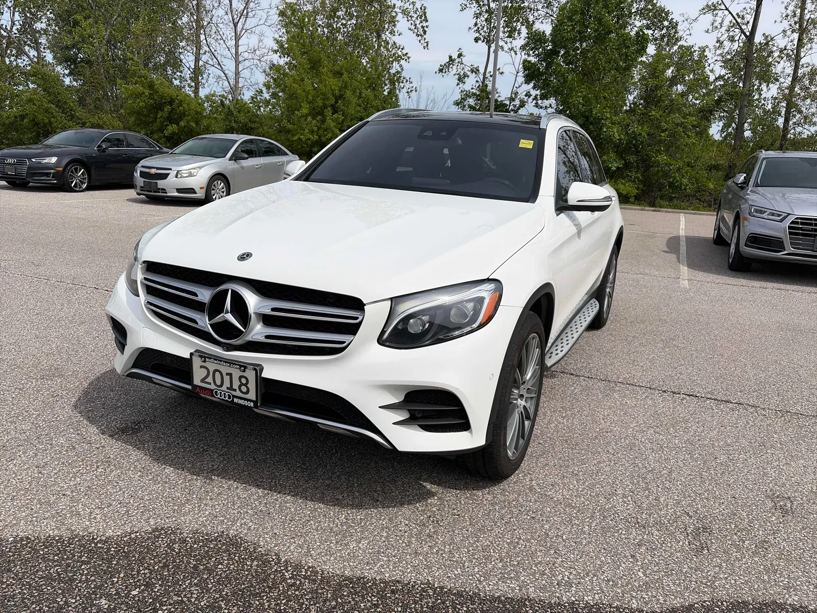 3/4 Front (Main image)