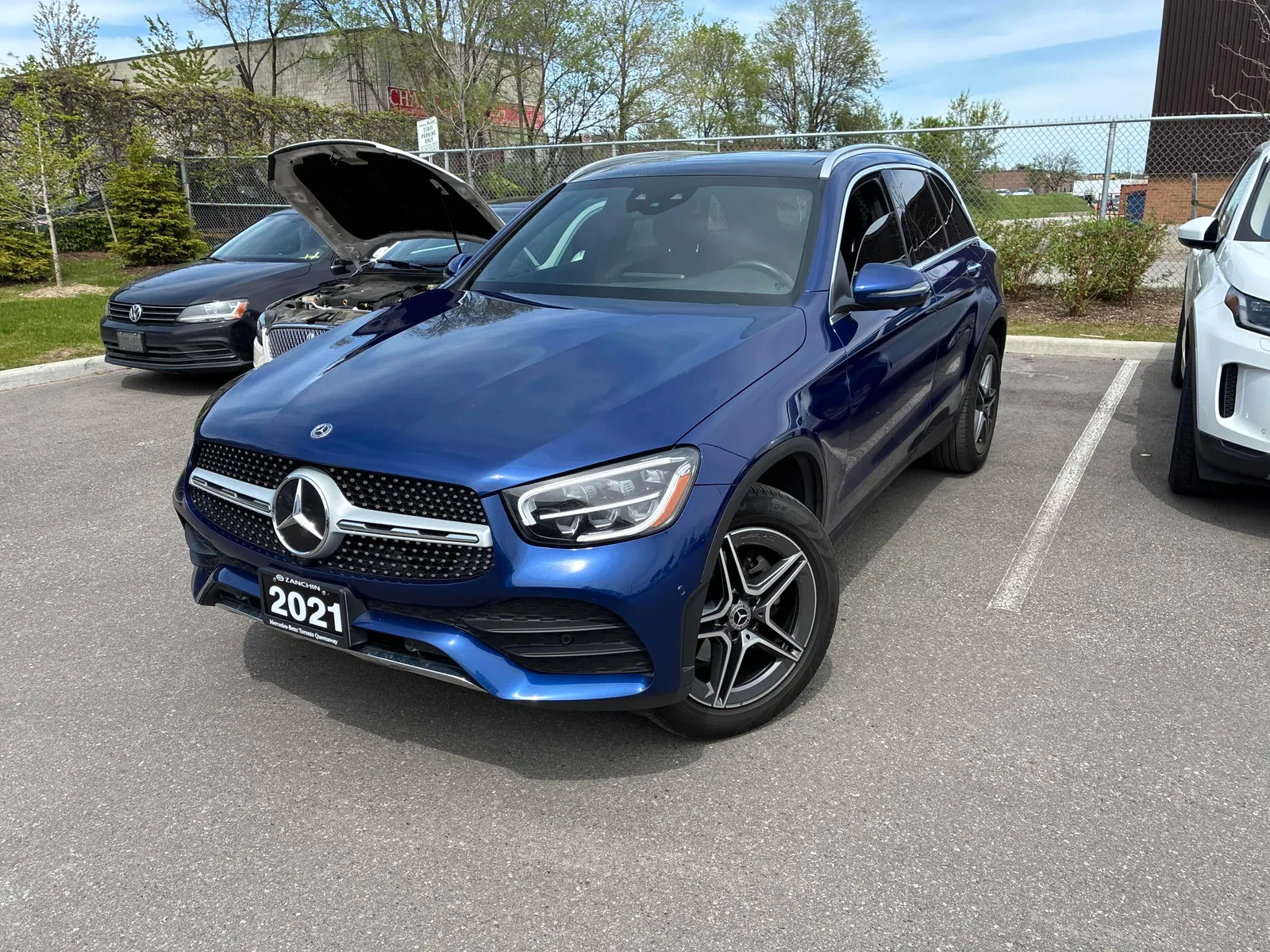 3/4 Front (Main image)
