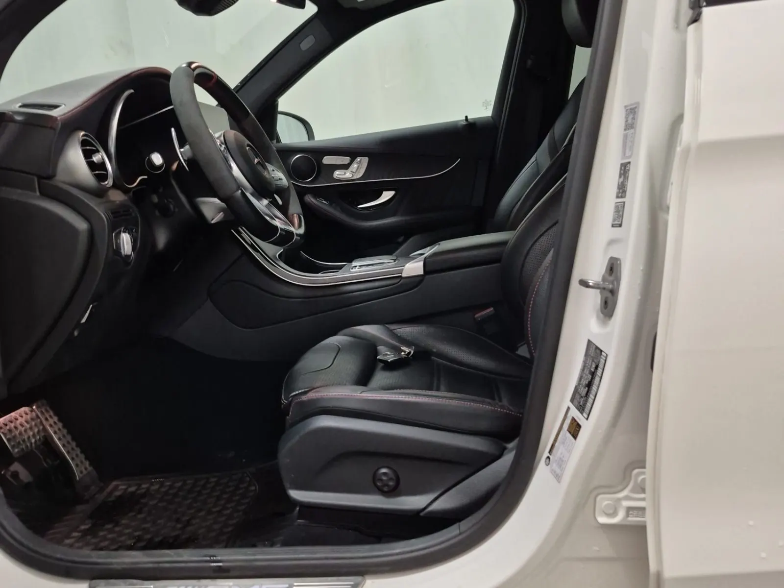 Front Interior Photo