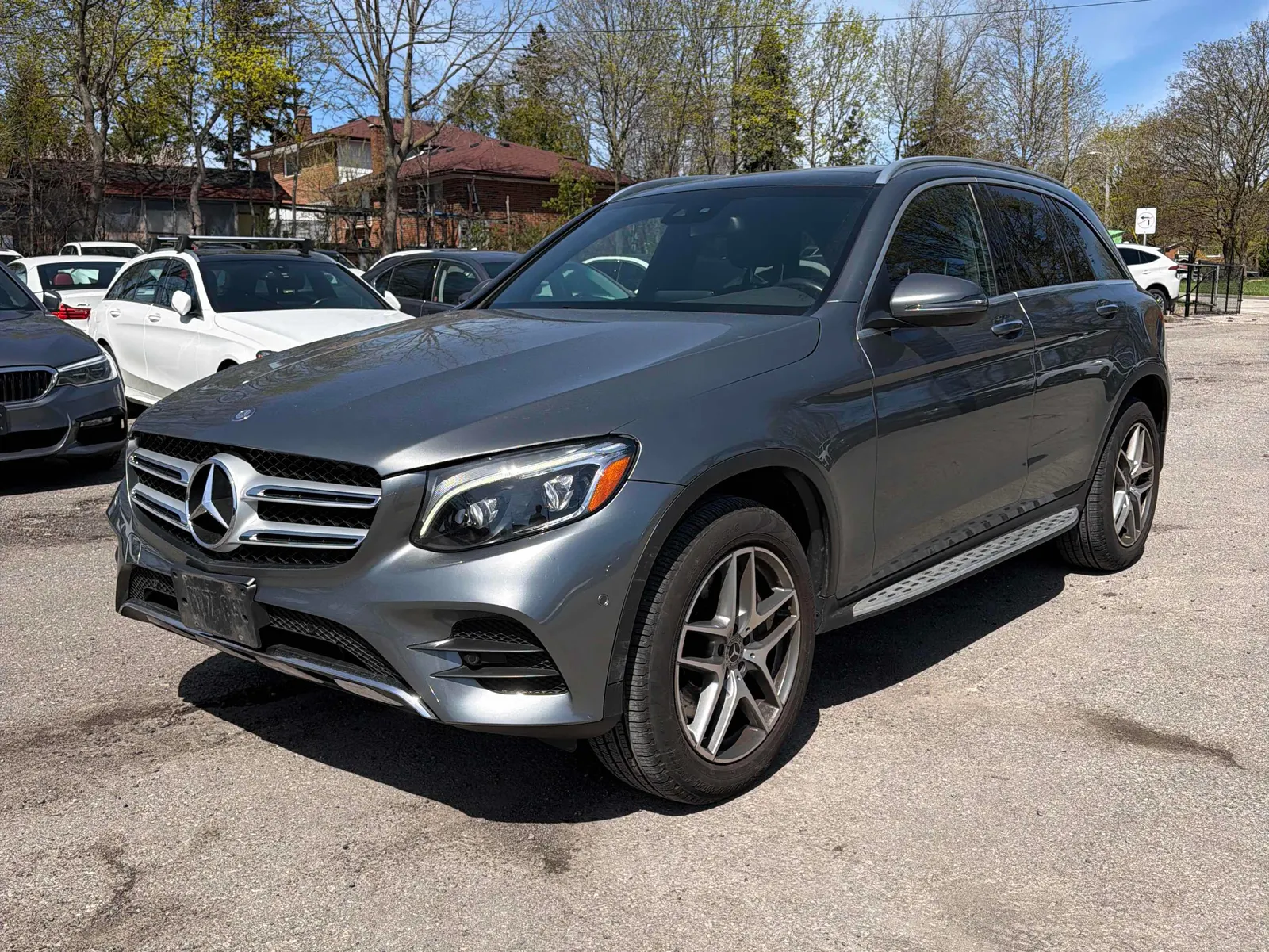 3/4 Front (Main image)