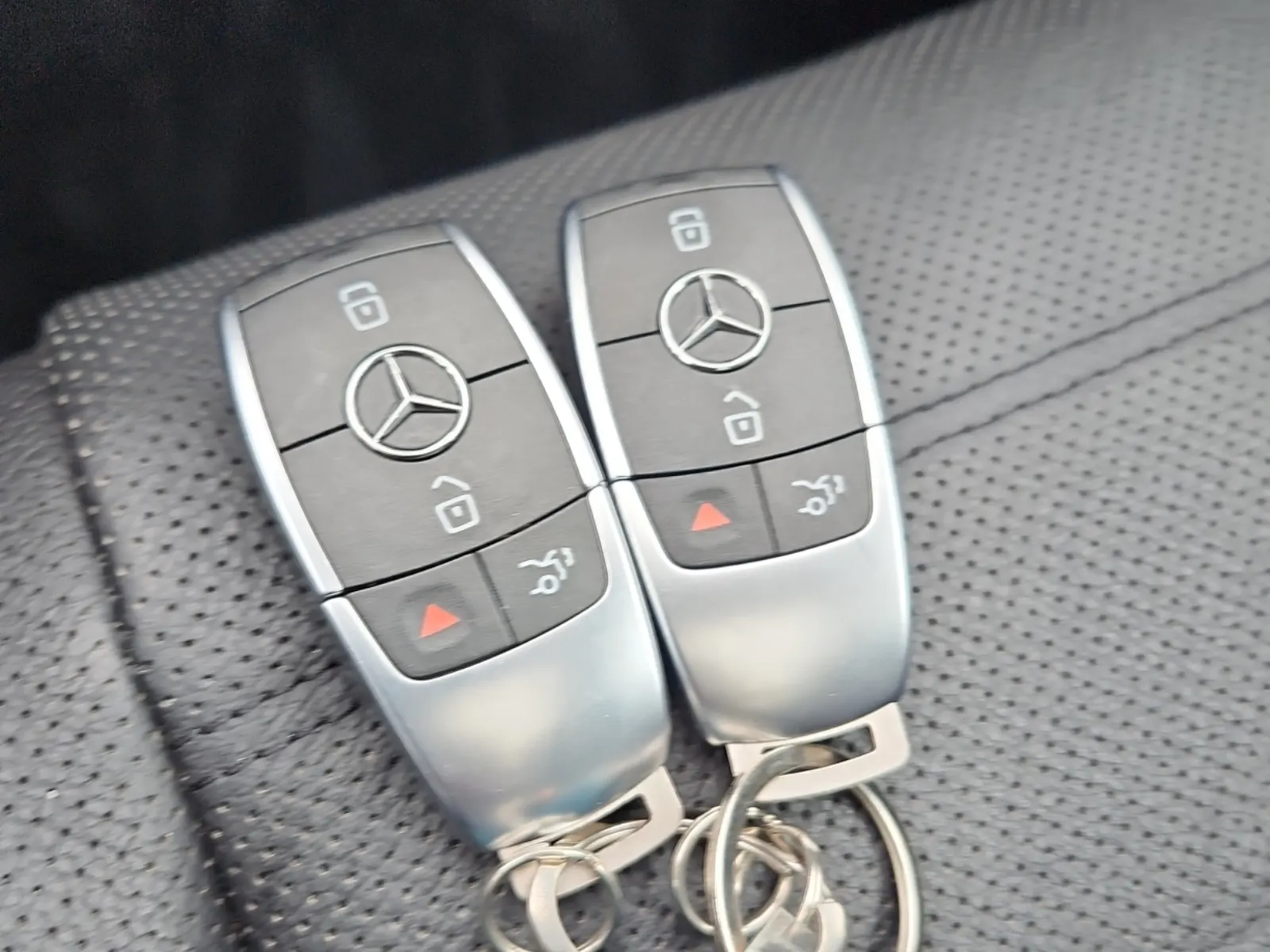Keys/Fobs/Manual Photo