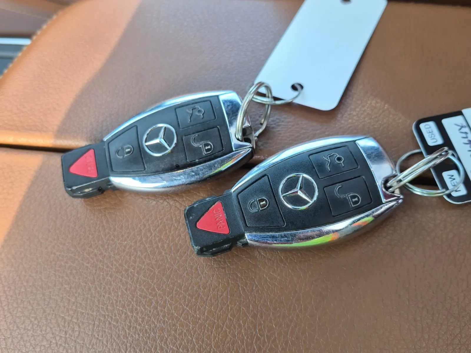 Keys/Fobs/Manual Photo