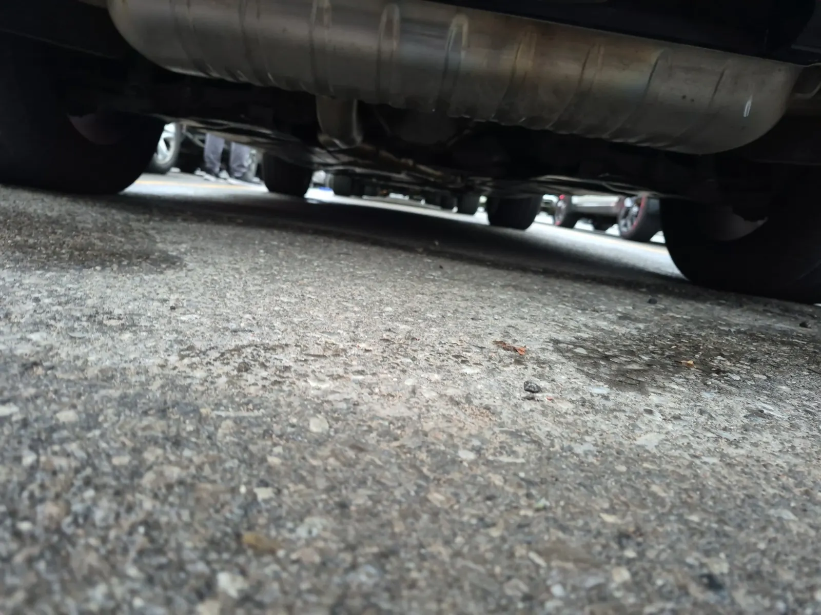 Undercarriage - Rear Photo