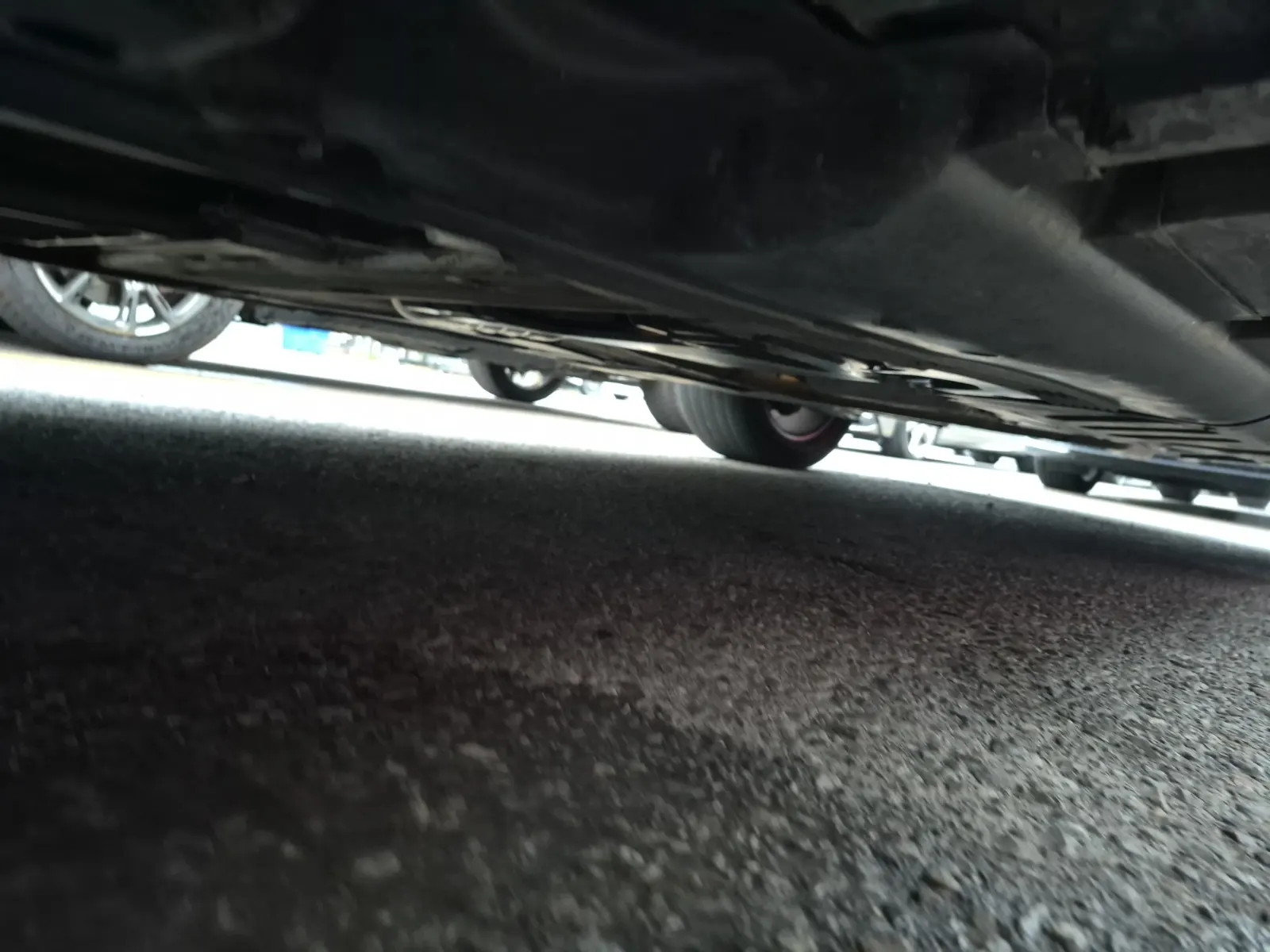 Undercarriage - Driver Photo