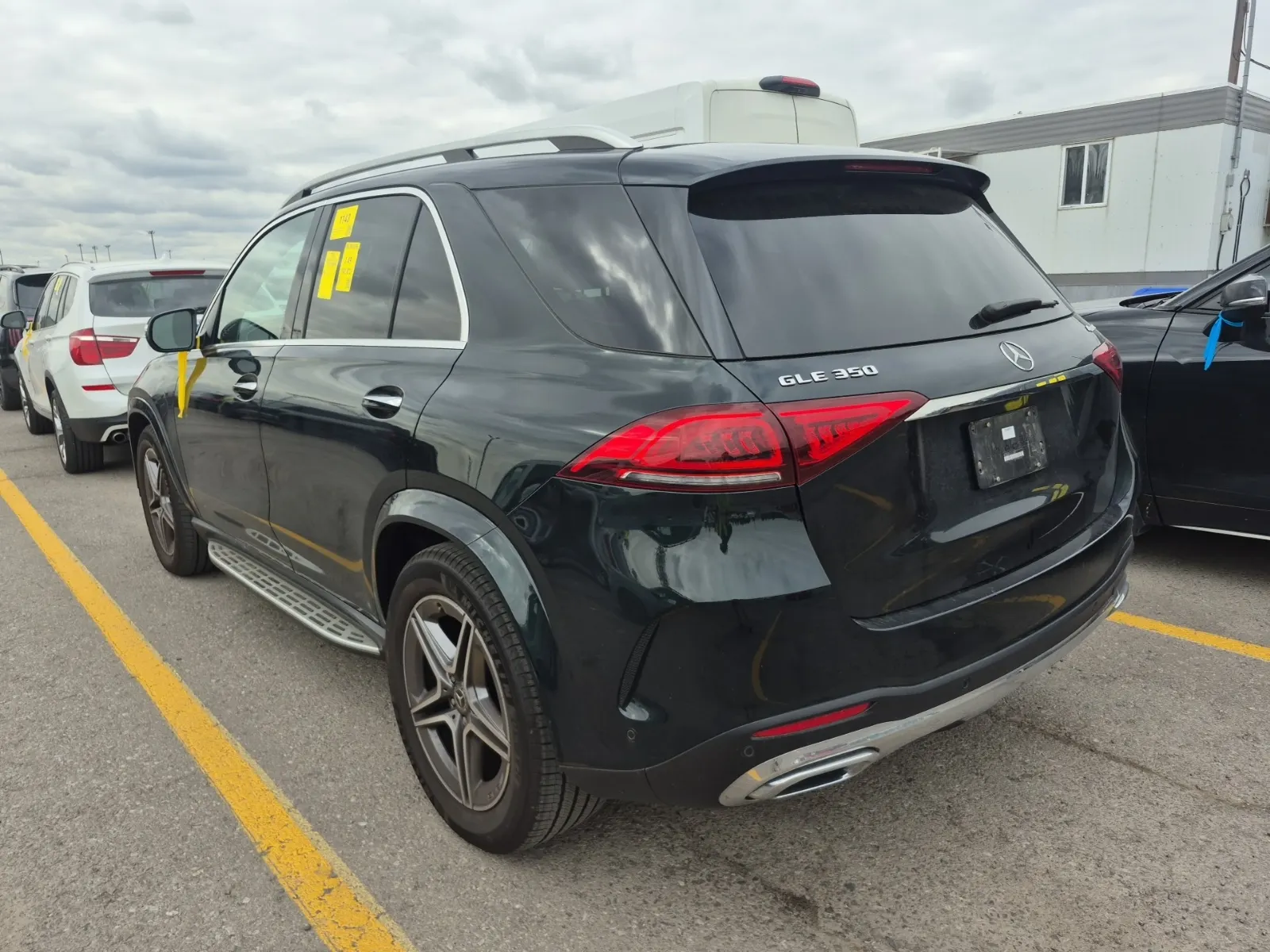 Driver Rear 3/4 Photo