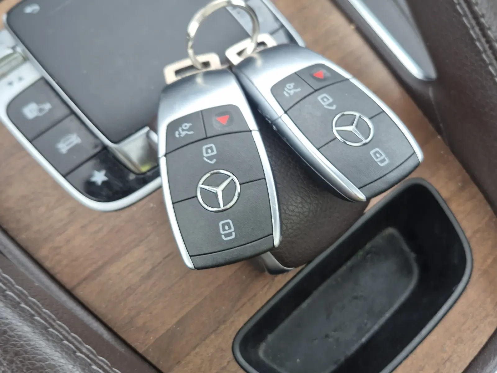 Keys/Fobs/Manual Photo