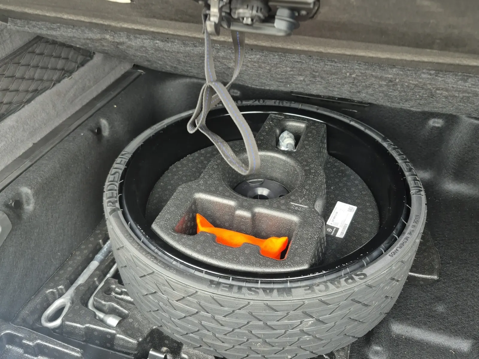 Spare Tire & Wheel Photo