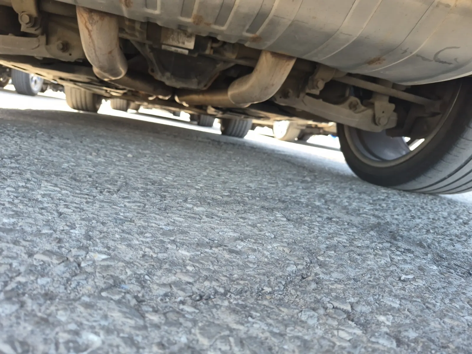 Undercarriage - Rear Photo