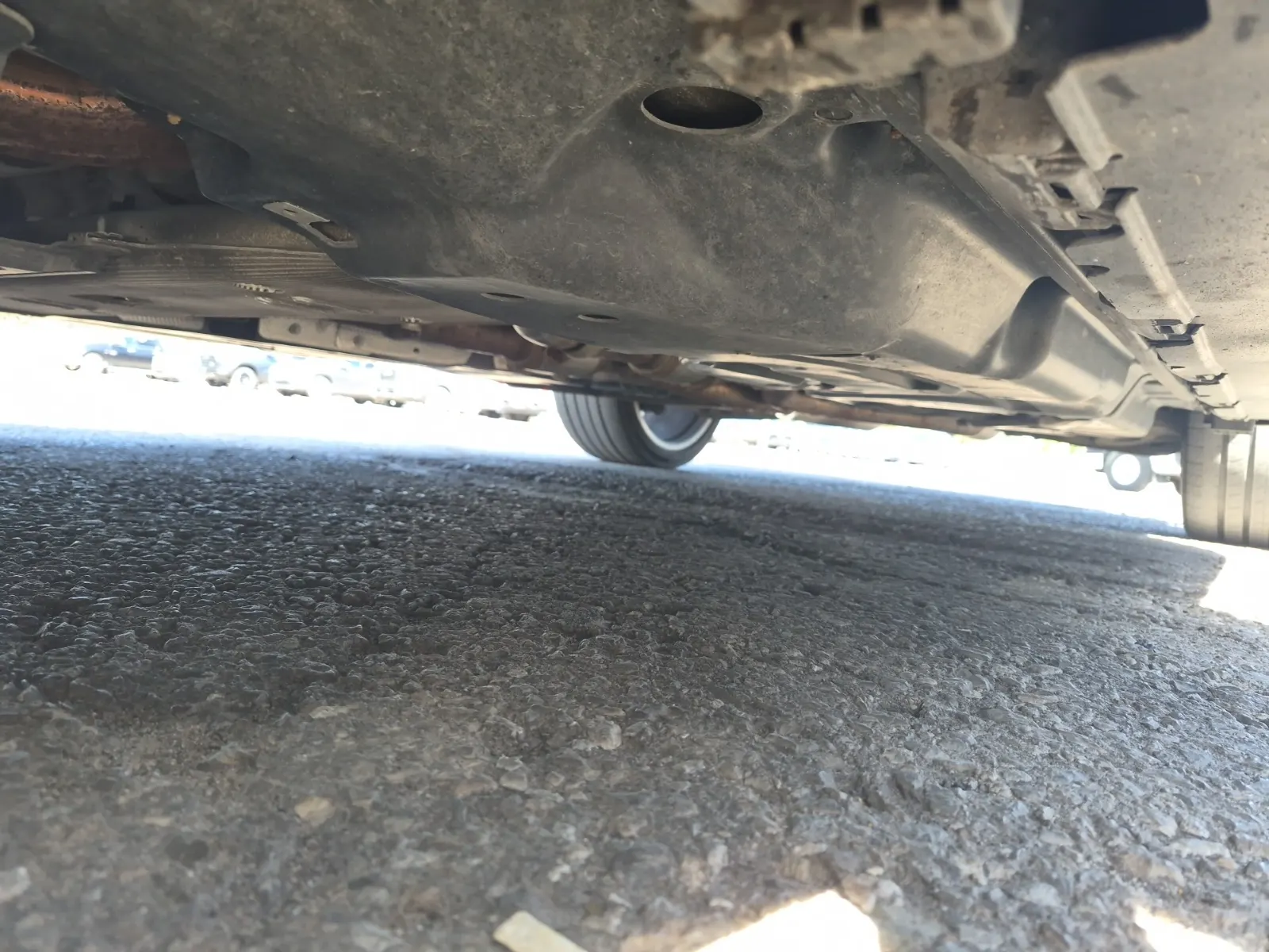 Undercarriage - Driver Photo