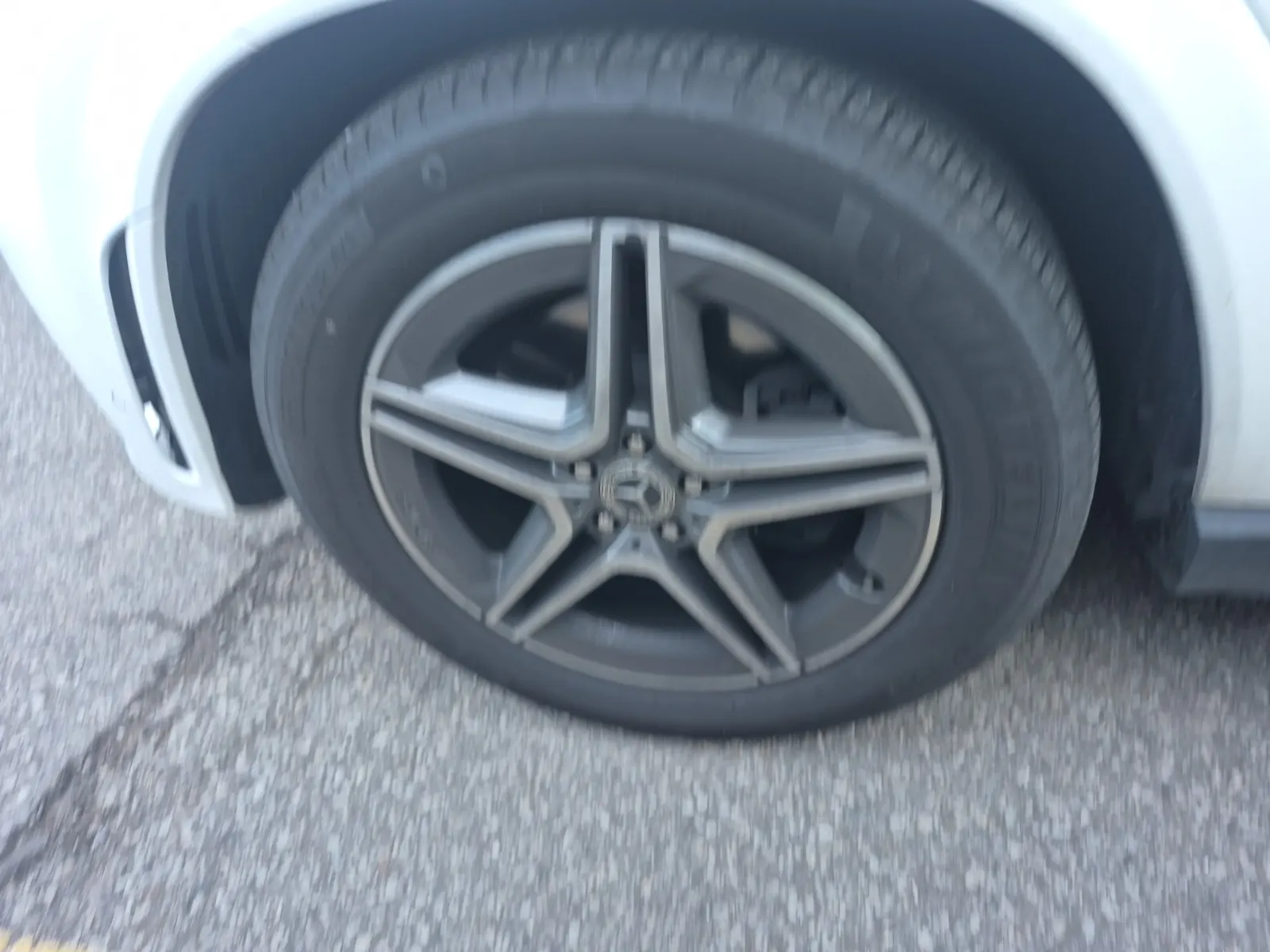 Front driver wheel/tire photo