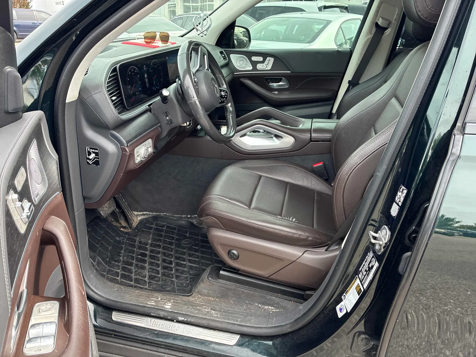 Interior driver side