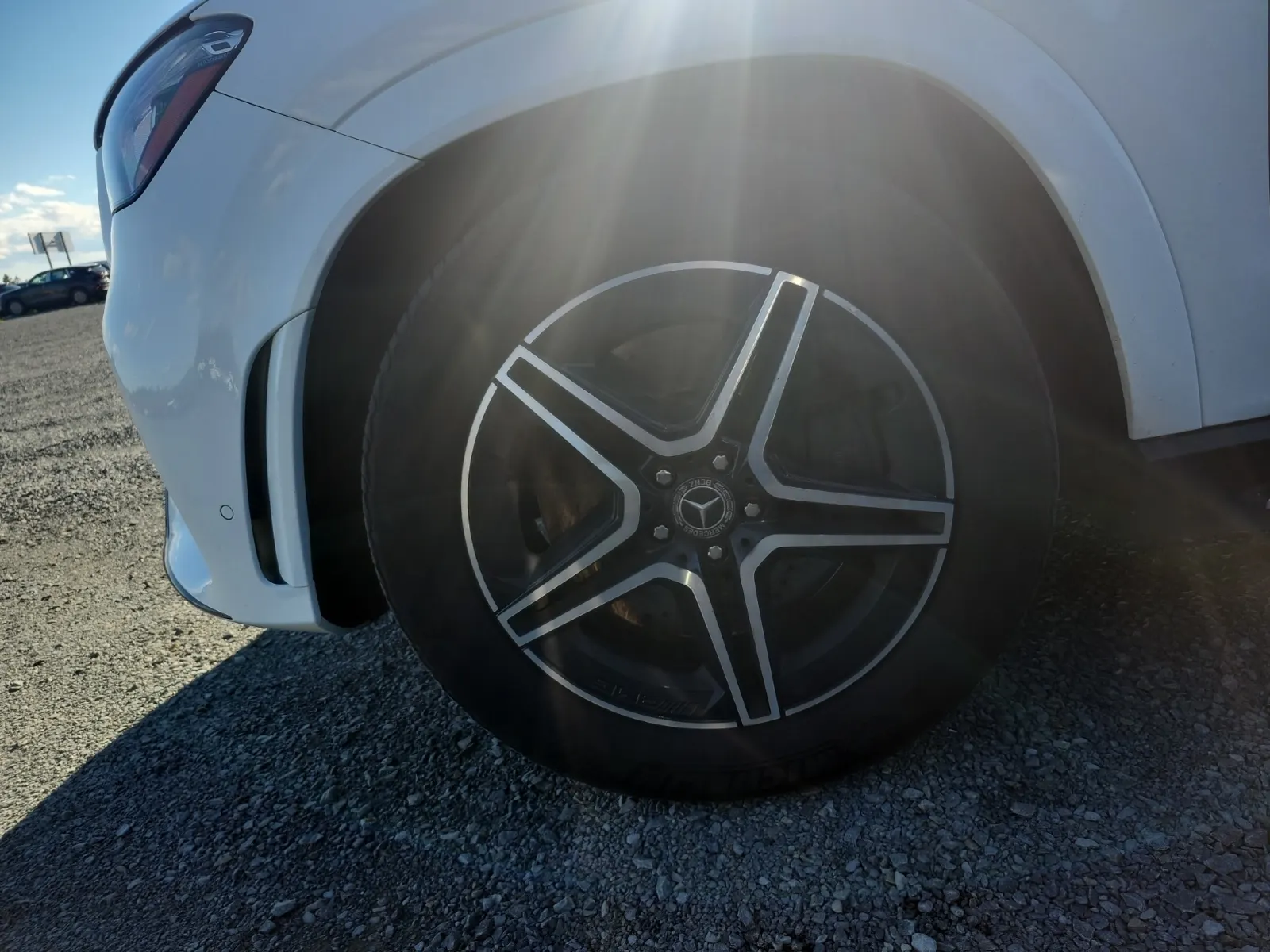 Front driver wheel/tire photo