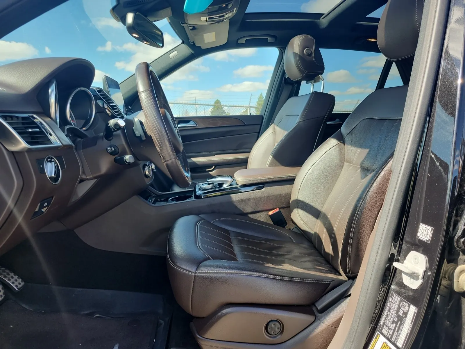 Front Interior Photo