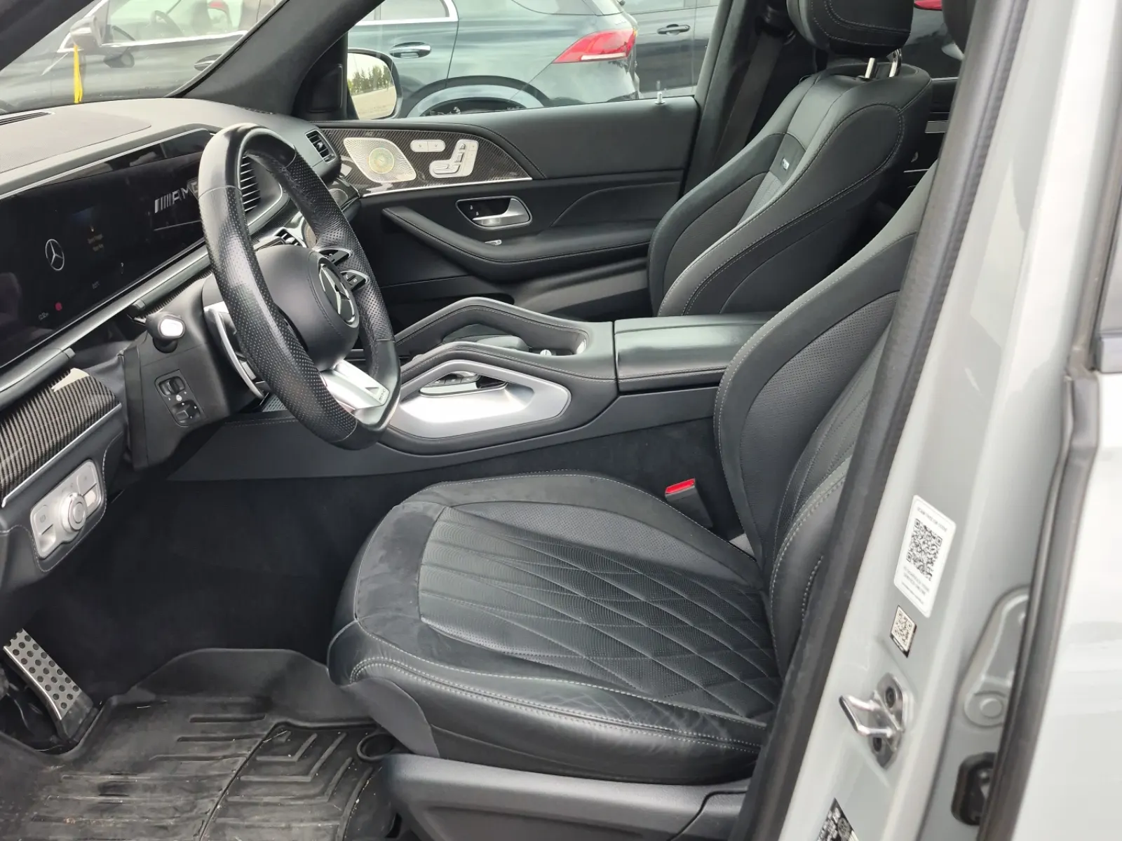 Front Interior Photo