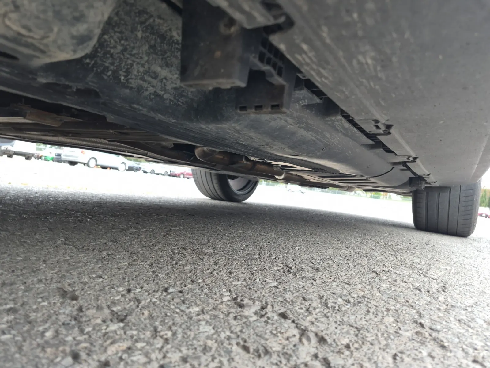 Undercarriage - Driver Photo