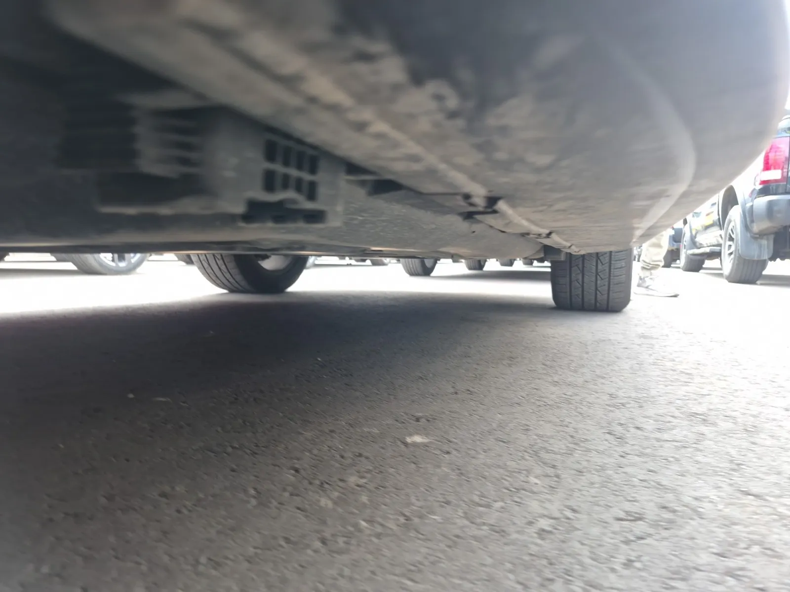 Undercarriage - Passenger Photo