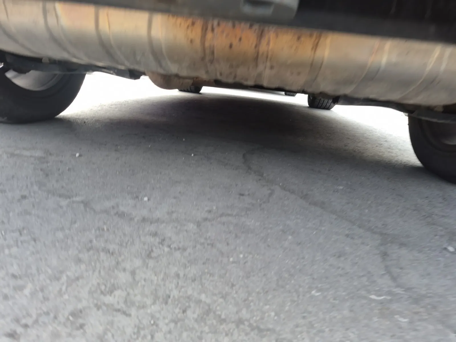 Undercarriage - Rear Photo