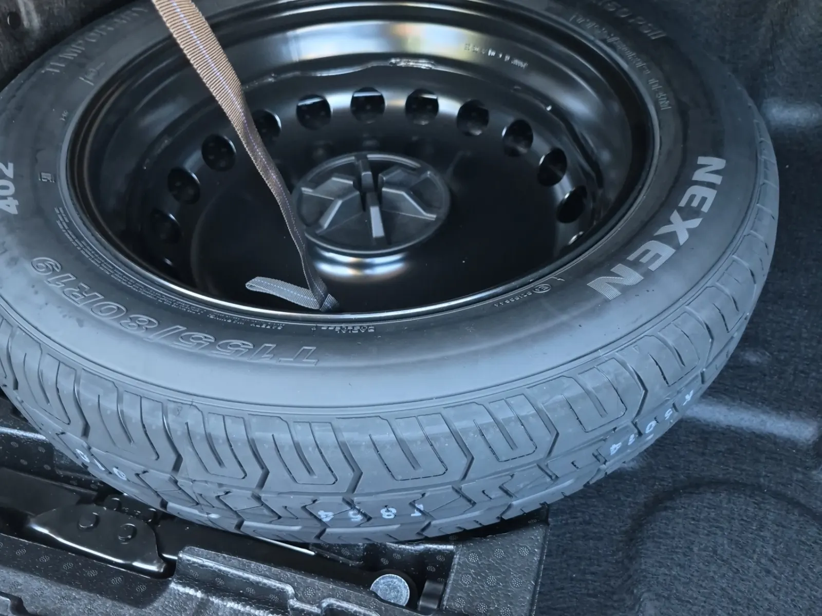 Spare Tire & Wheel Photo