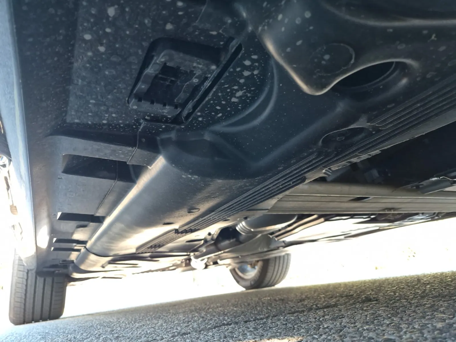 Undercarriage - Passenger Photo
