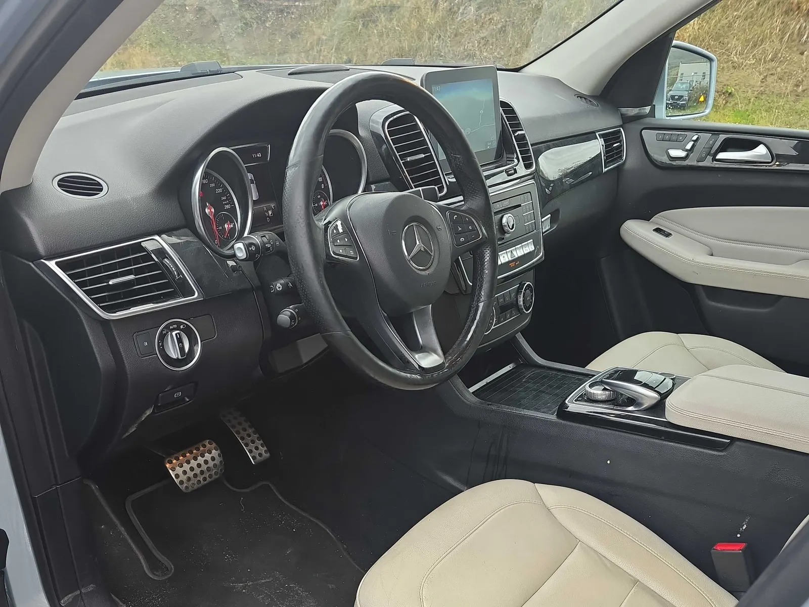 Interior driver side