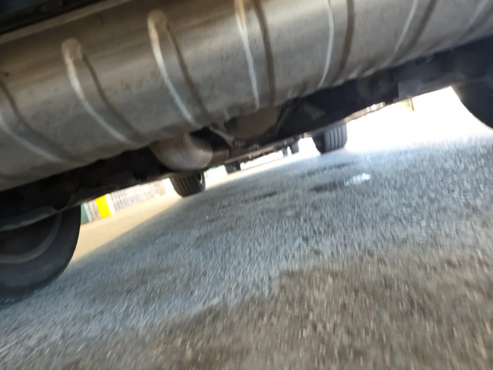 Undercarriage - Rear Photo