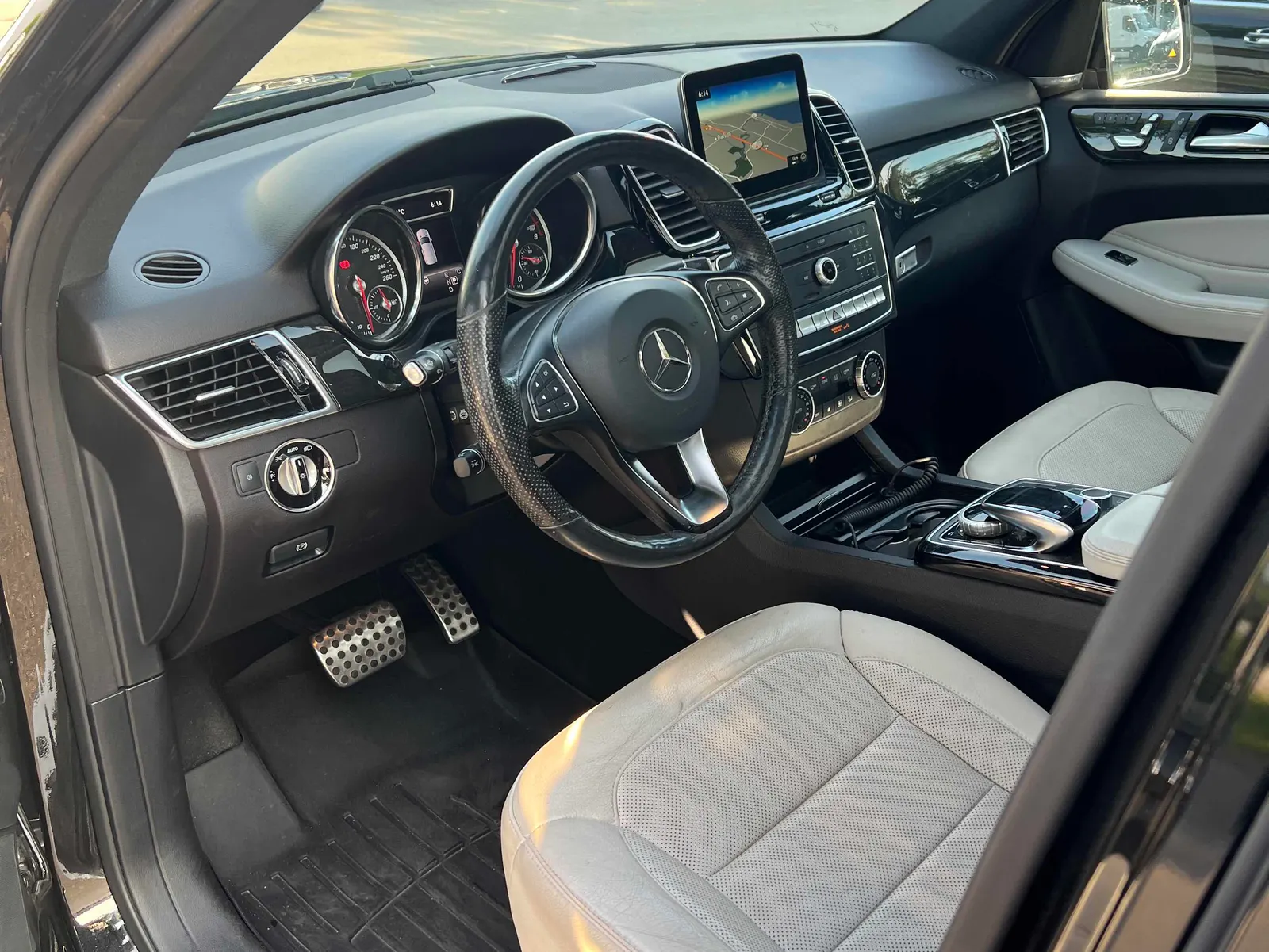 Interior driver side