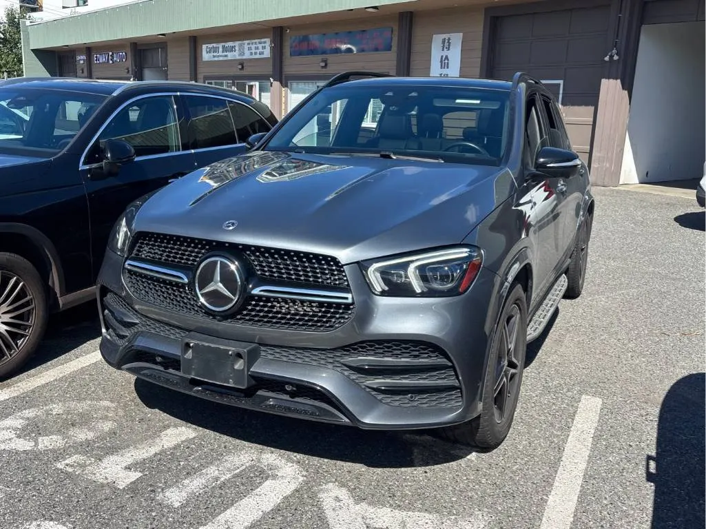 3/4 Front (Main image)