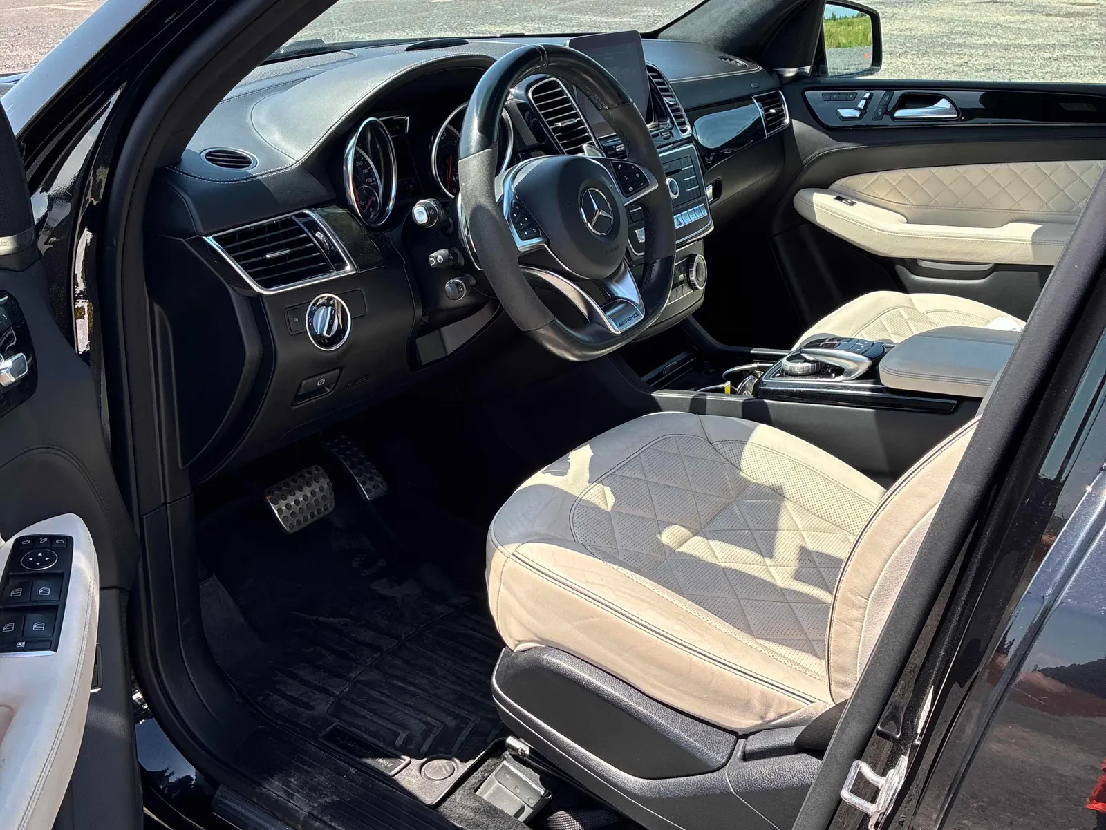 Interior driver side