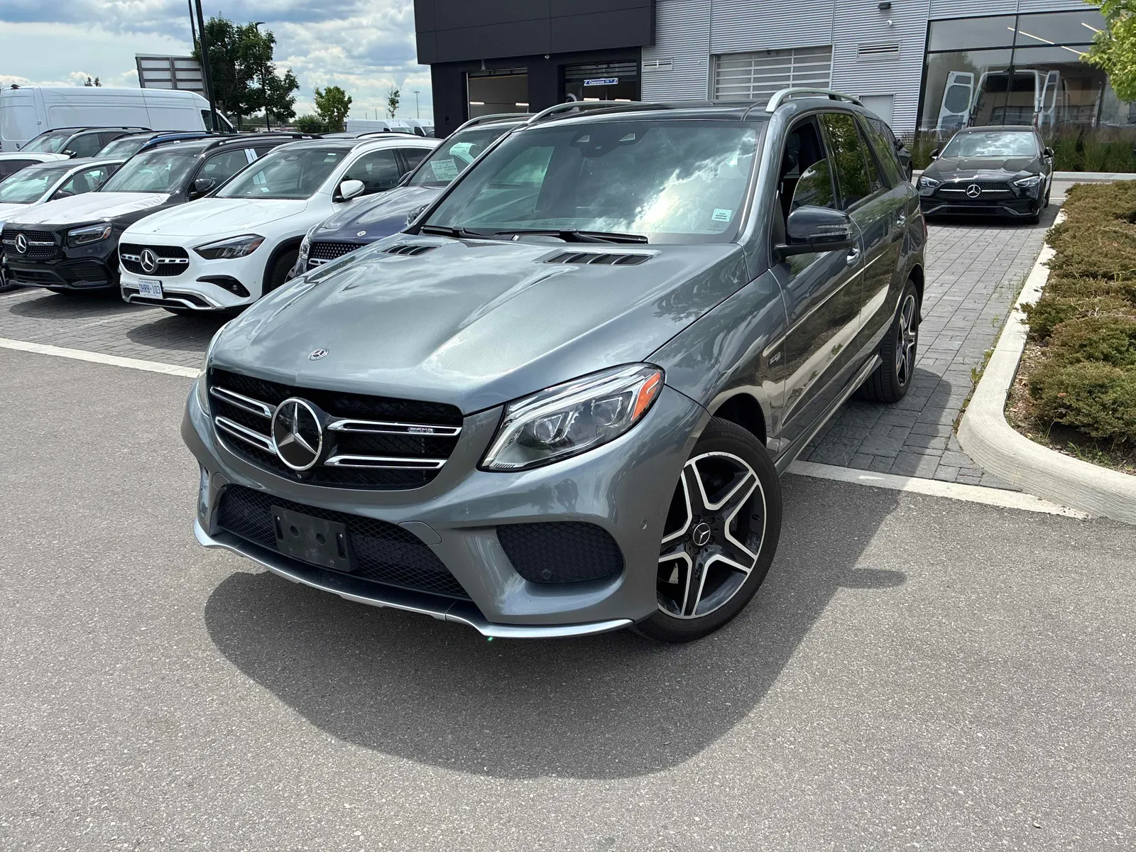 3/4 Front (Main image)
