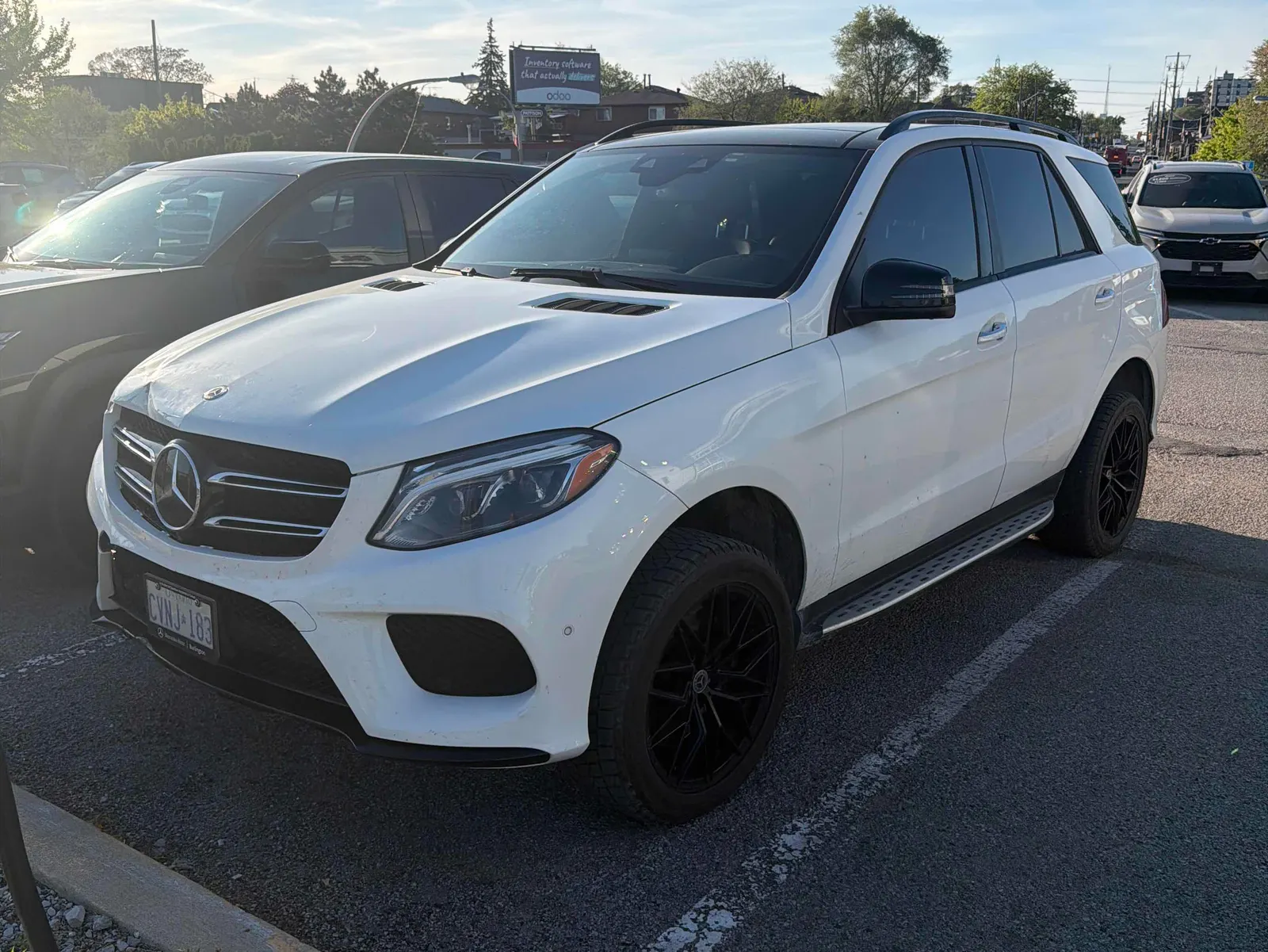 3/4 Front (Main image)