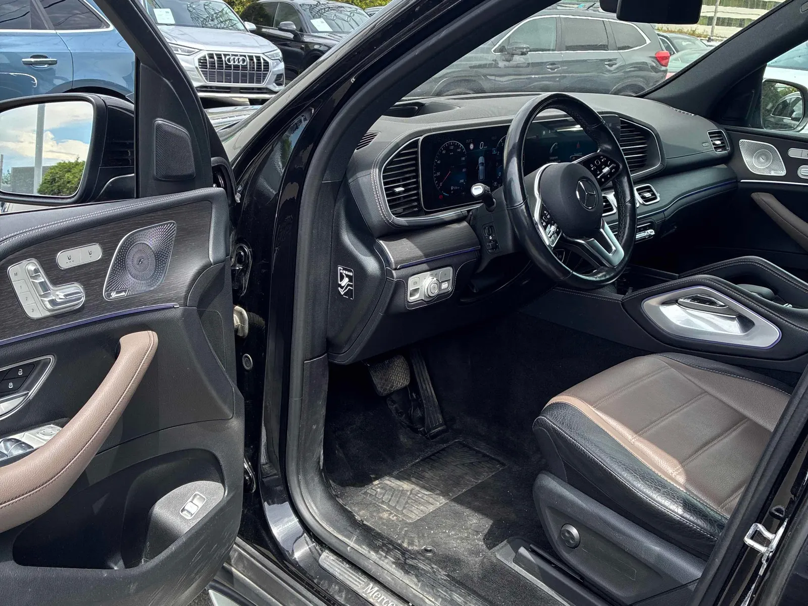 Interior driver side