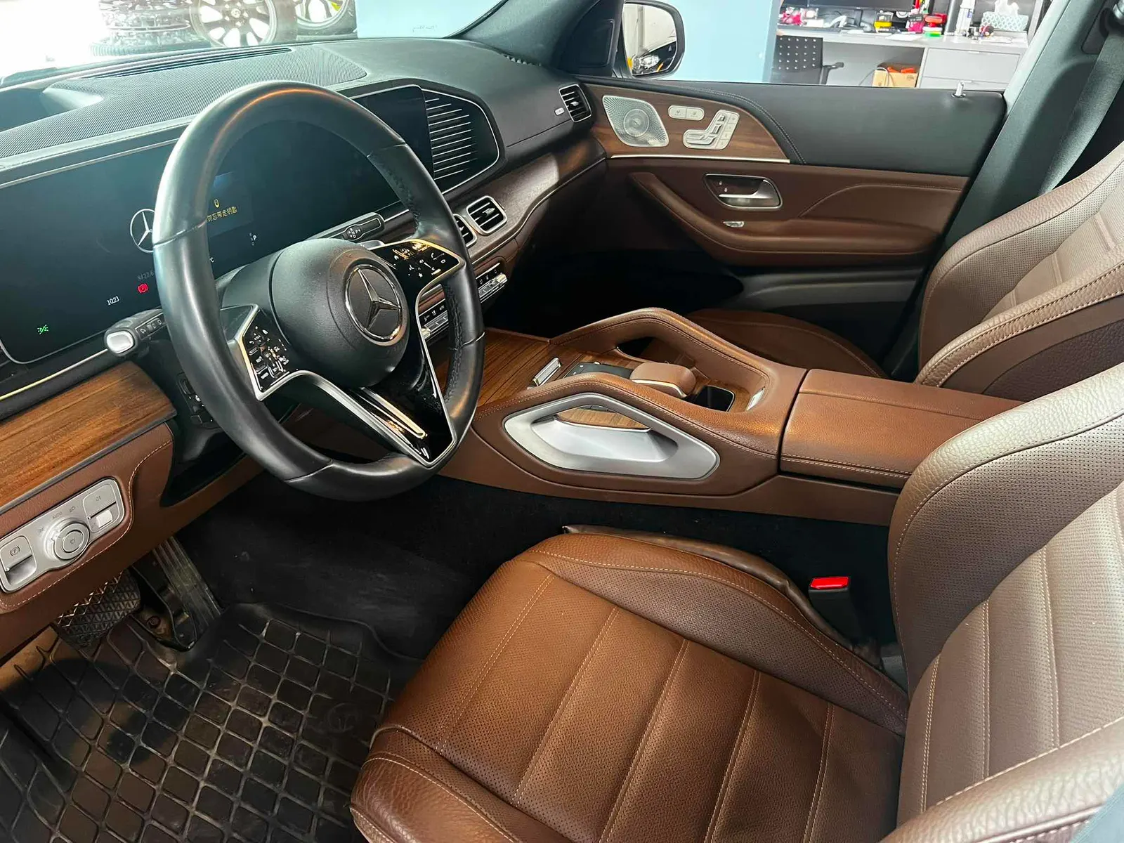 Interior driver side