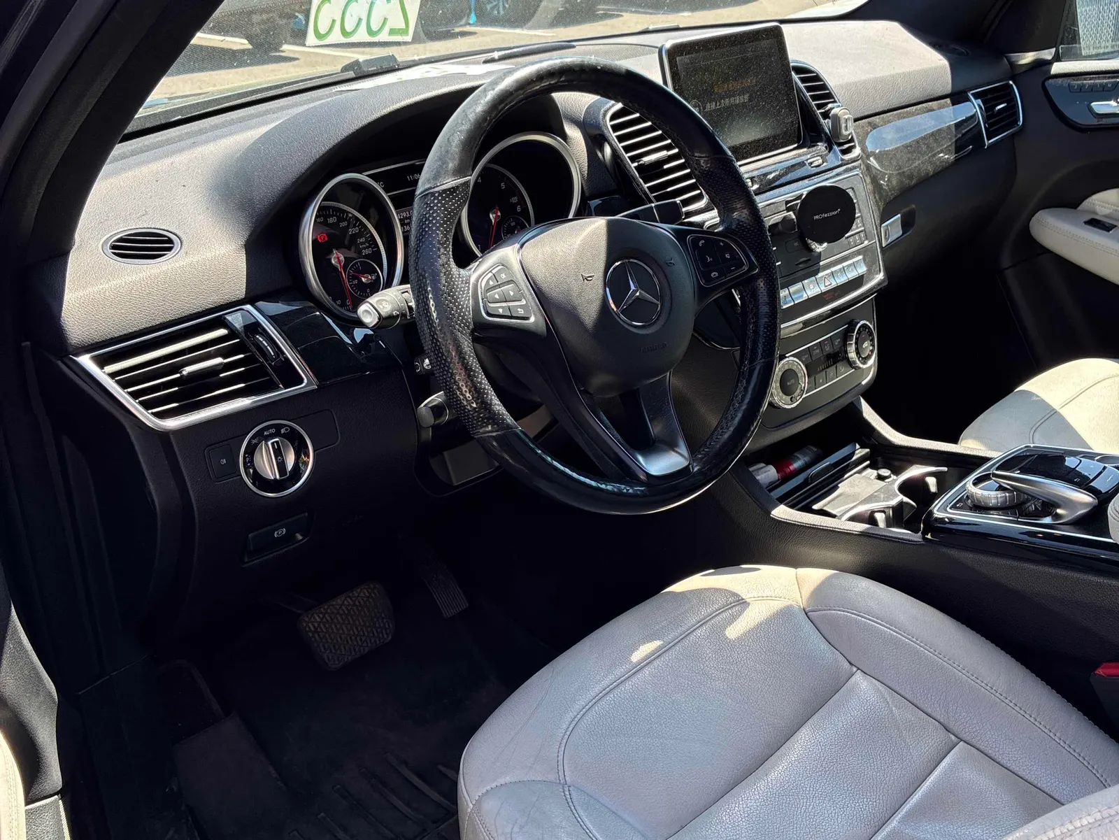 Interior driver side