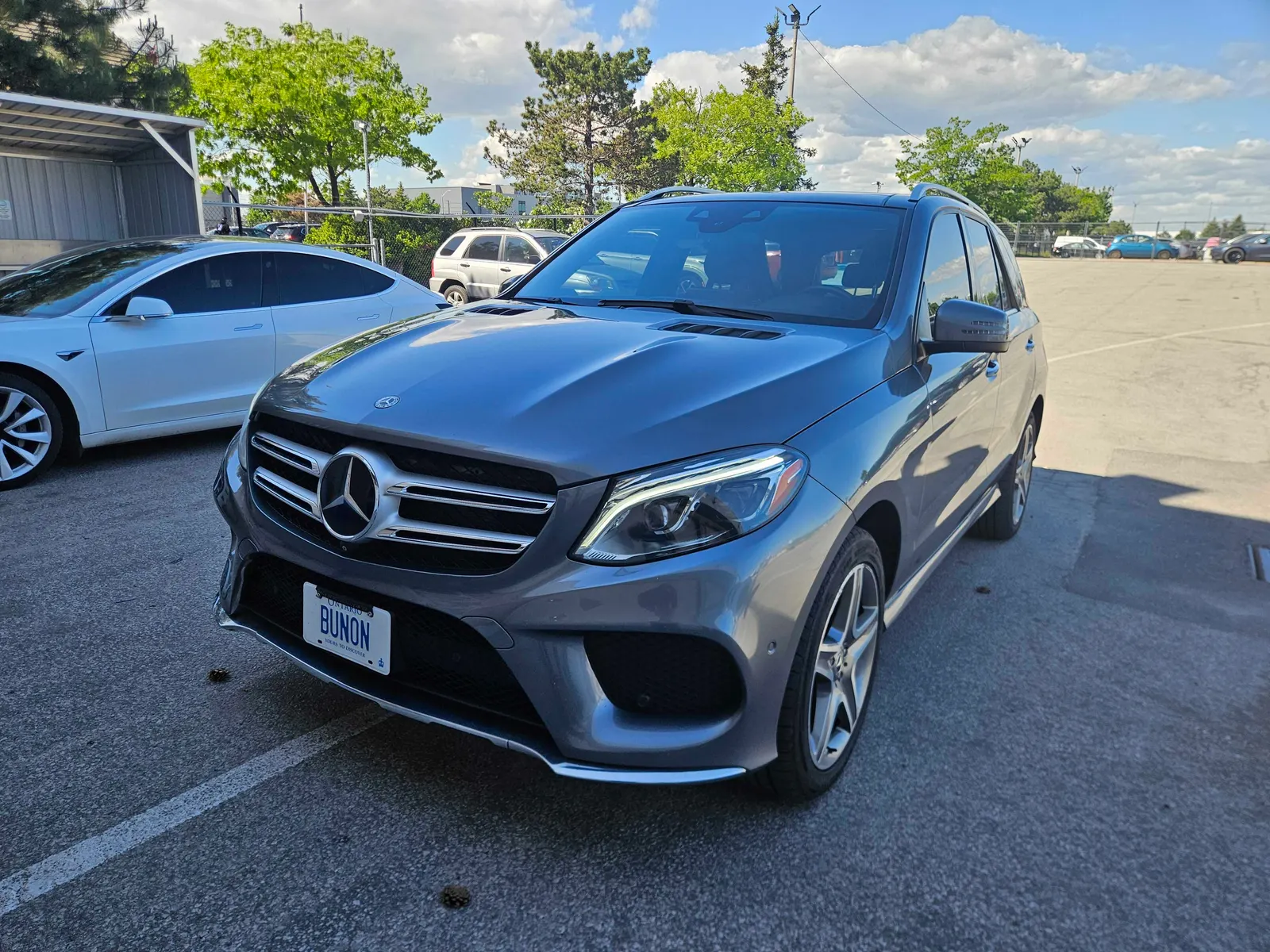 3/4 Front (Main image)