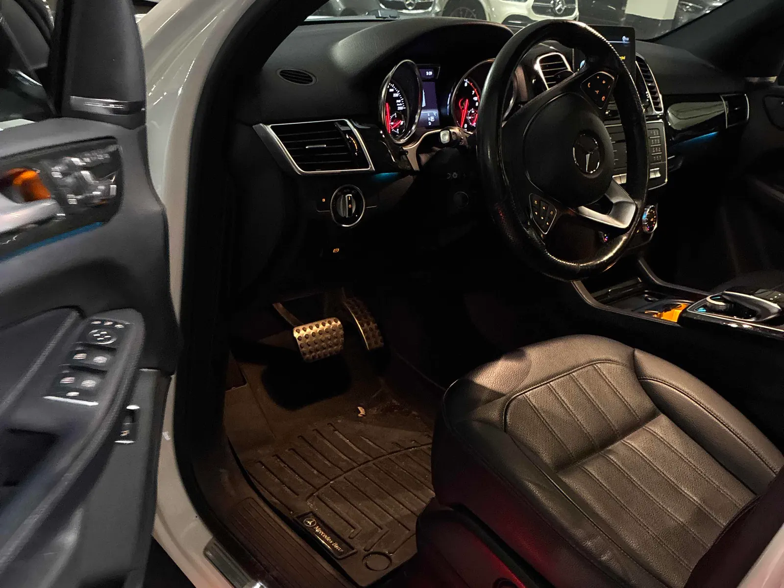Interior driver side